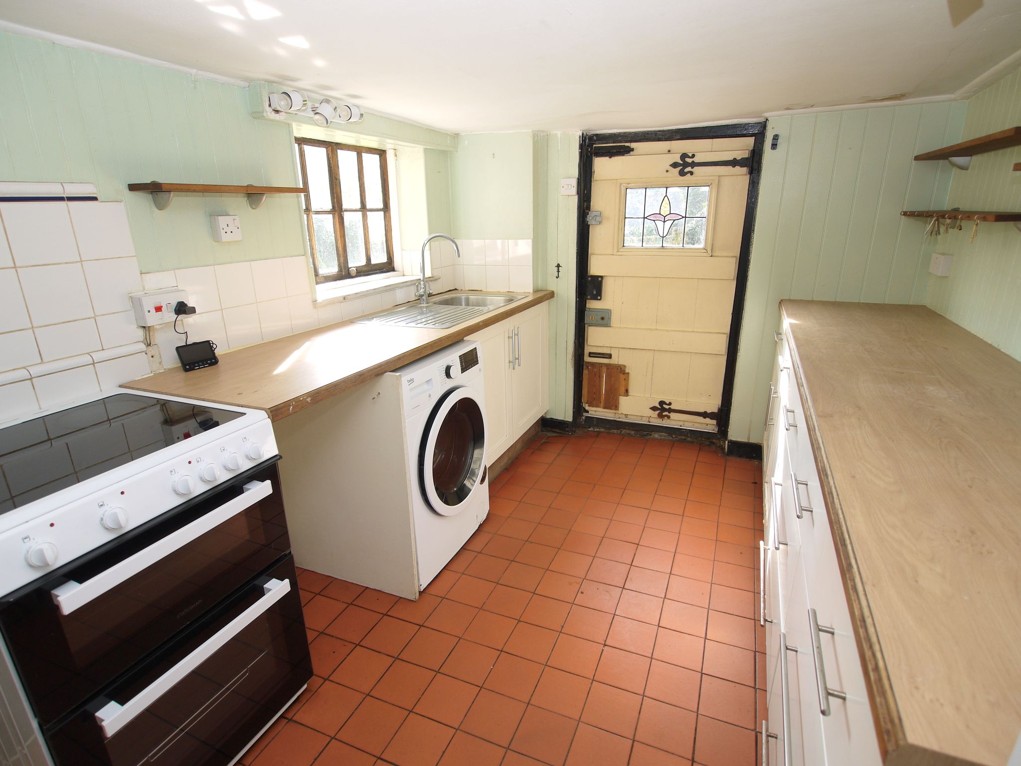 2 bedroom semi-detached house For Sale in Otford - Photograph 4