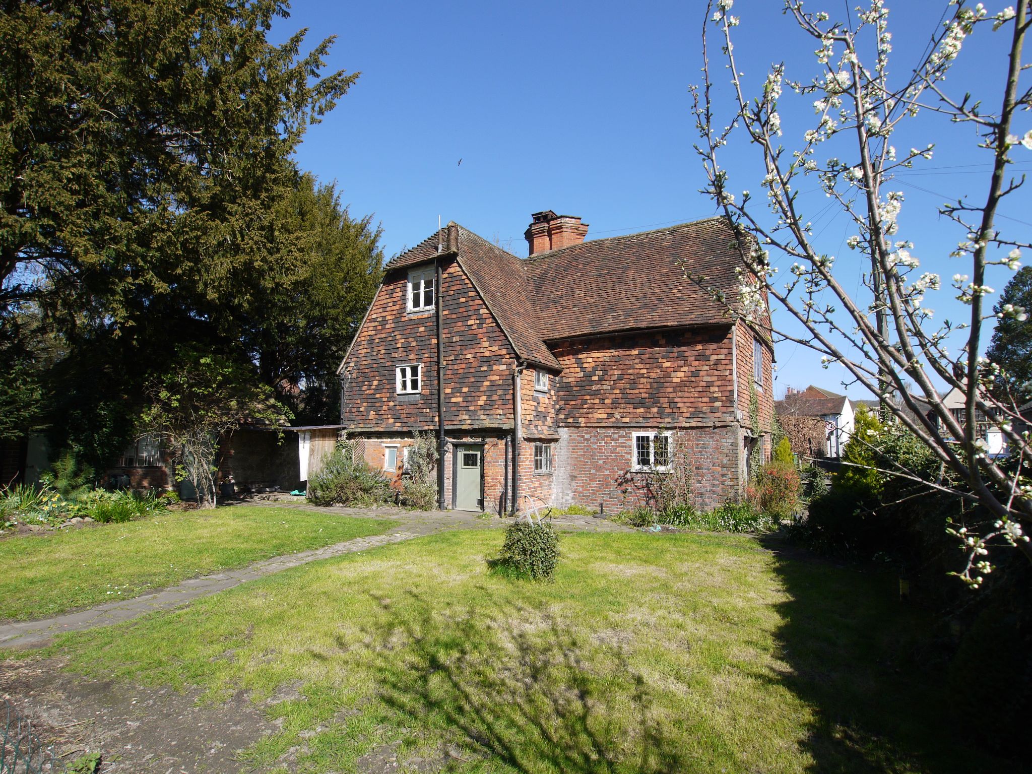 2 bedroom semi-detached house For Sale in Otford - Photograph 9