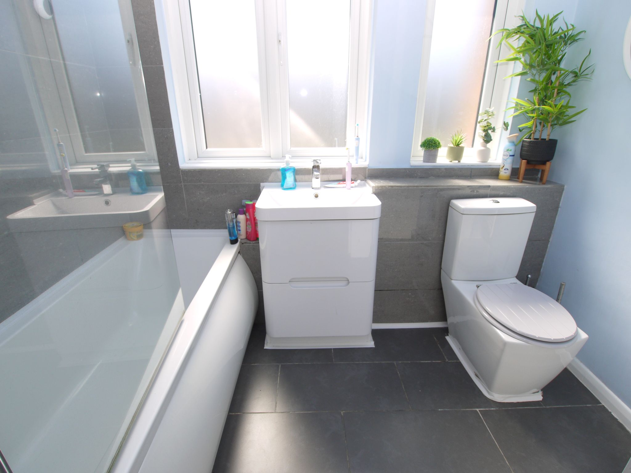 3 bedroom semi-detached bungalow For Sale in Sevenoaks - Photograph 9