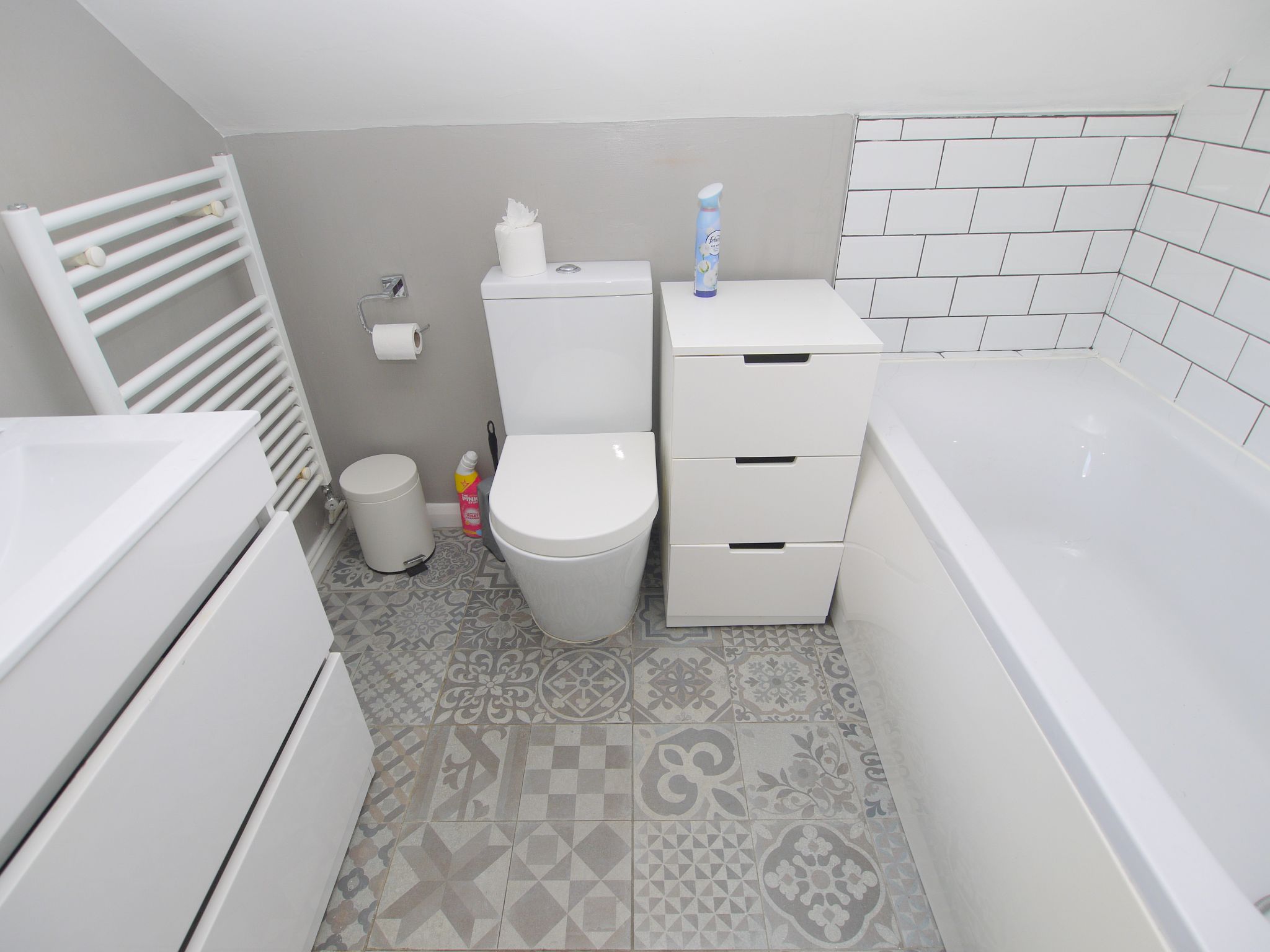 3 bedroom semi-detached bungalow For Sale in Sevenoaks - Photograph 6