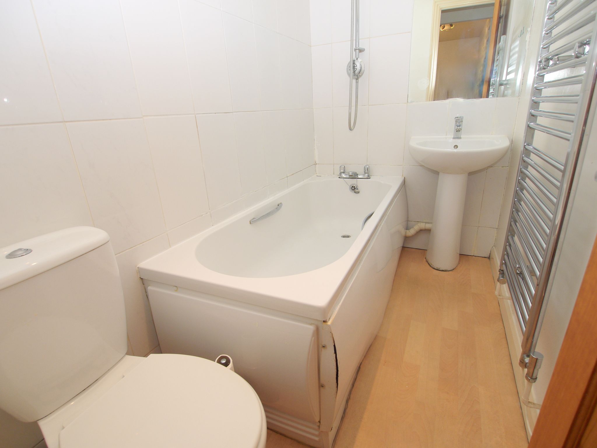 2 bedroom mid terraced house For Sale in Sevenoaks - Photograph 6