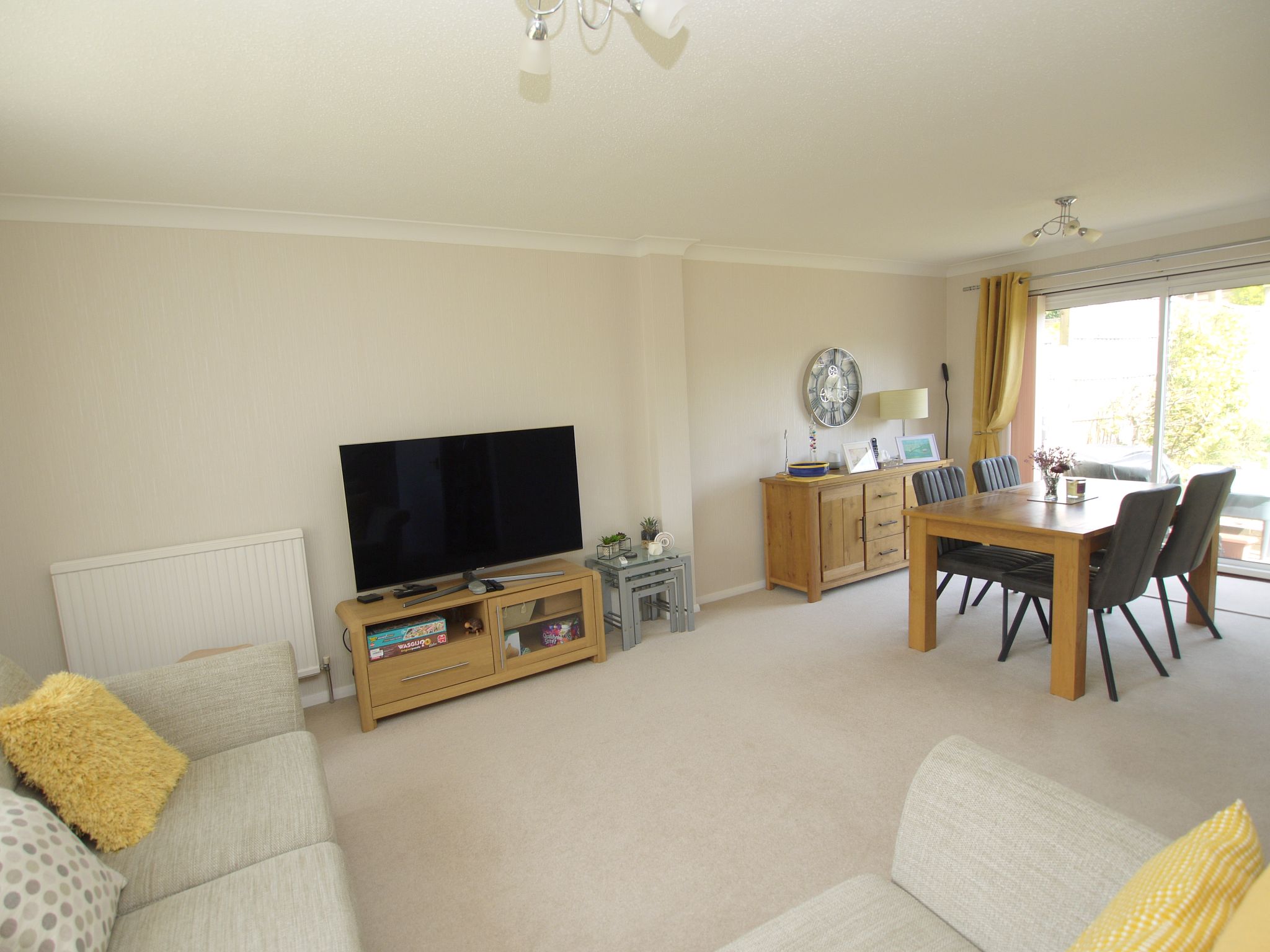 3 bedroom semi-detached house For Sale in Sevenoaks - Property photograph
