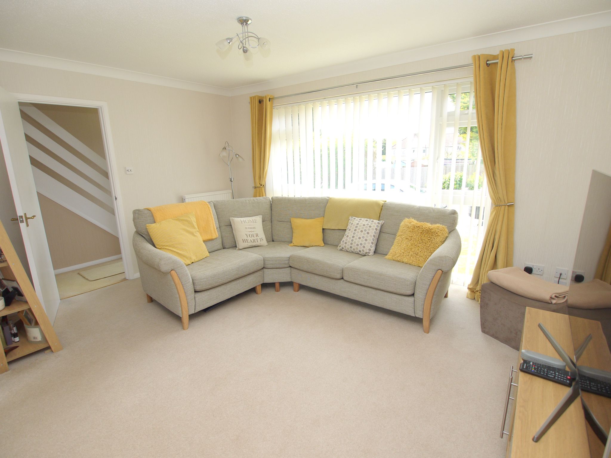 3 bedroom semi-detached house For Sale in Sevenoaks - Photograph 4