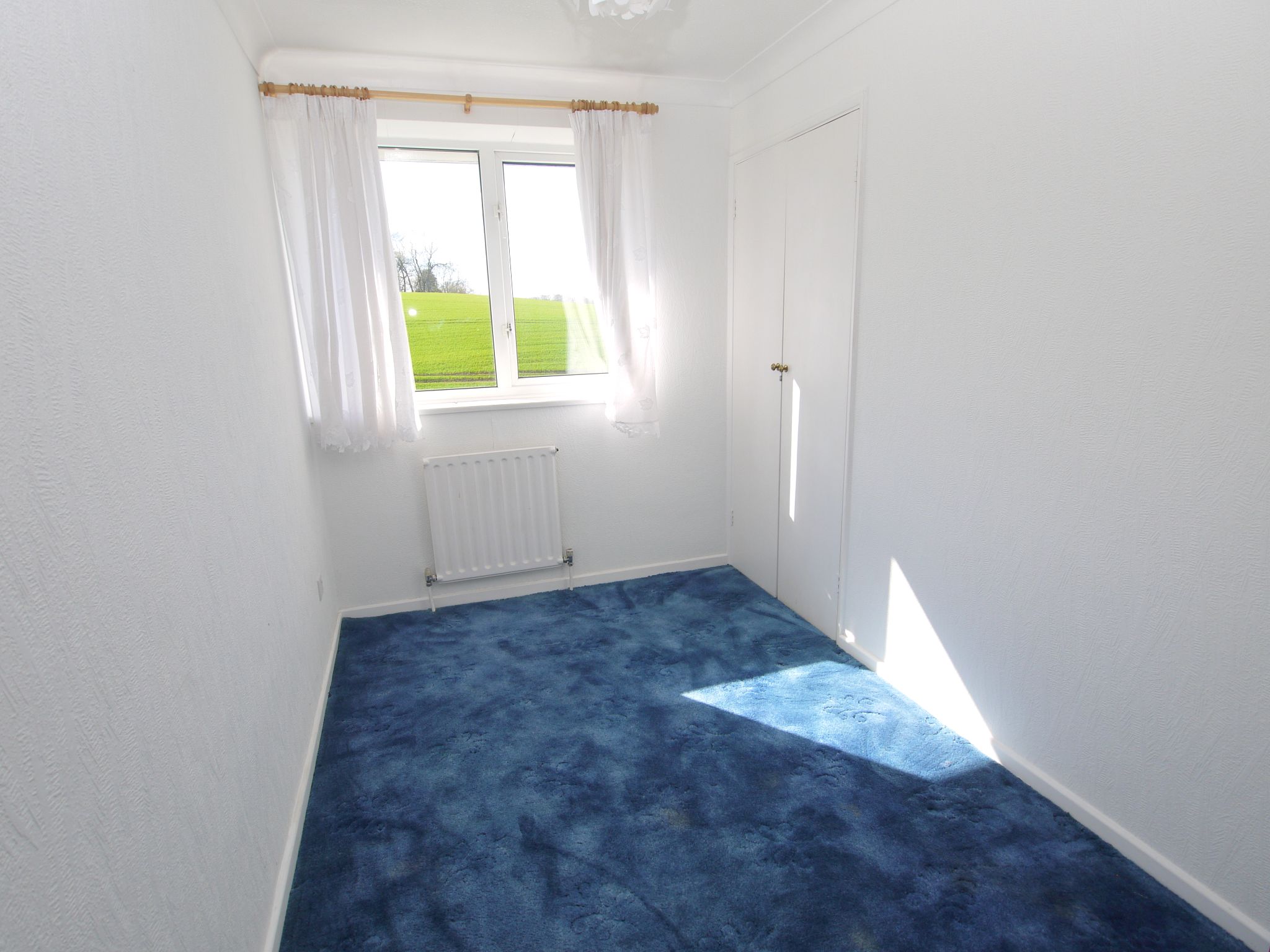 4 bedroom detached house For Sale in Sevenoaks - Photograph 8