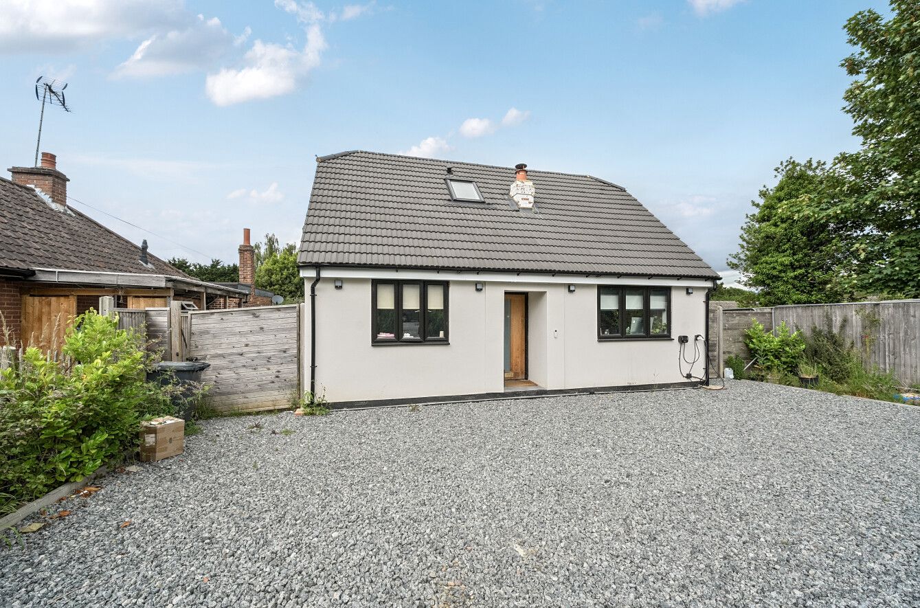 4 bedroom detached house For Sale in Sundridge - Photograph 4