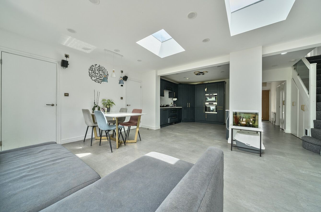 4 bedroom detached house For Sale in Sundridge - Property photograph