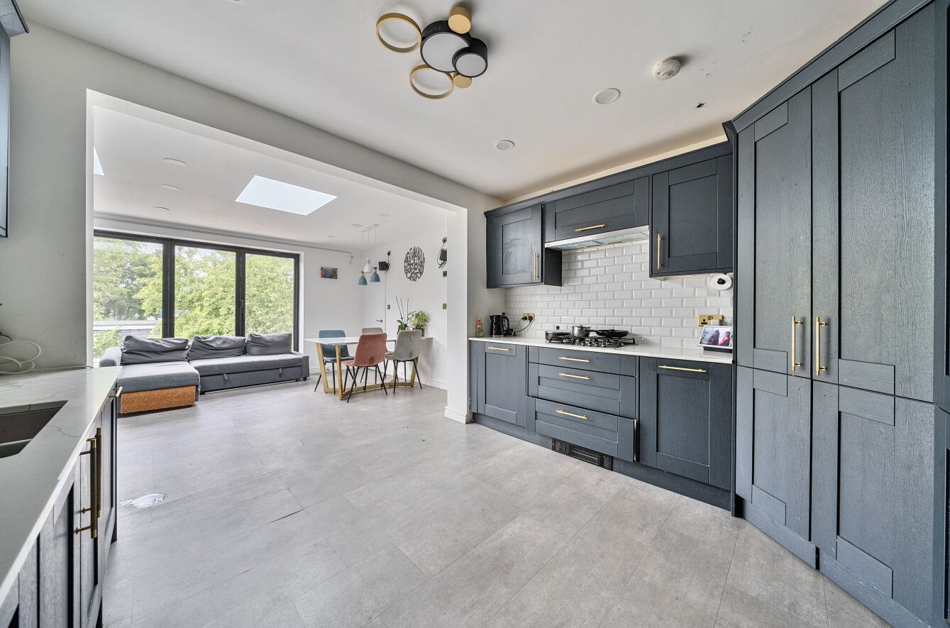 4 bedroom detached house For Sale in Sundridge - Property photograph