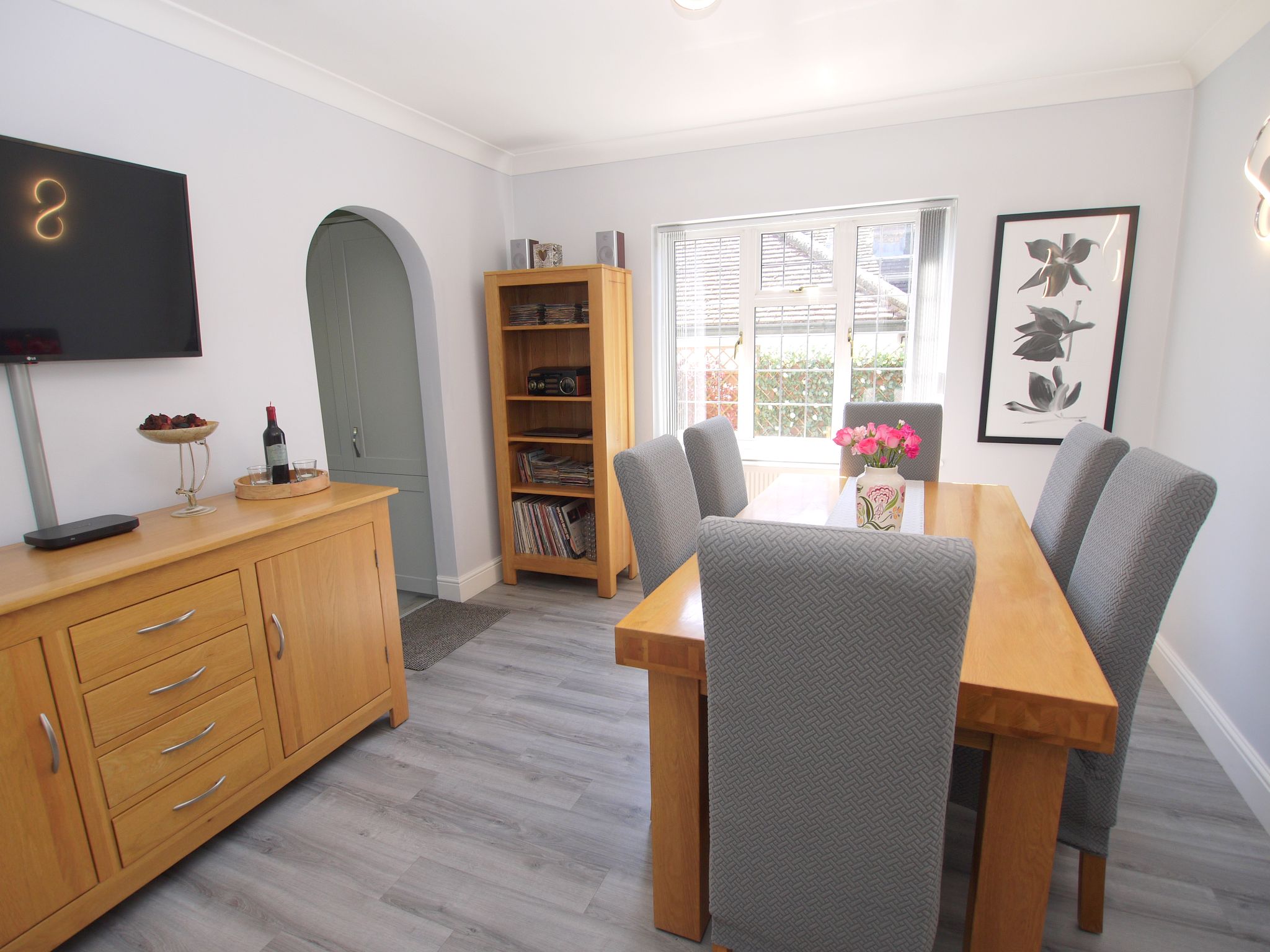 2 bedroom detached bungalow For Sale in Sevenoaks - Photograph 5