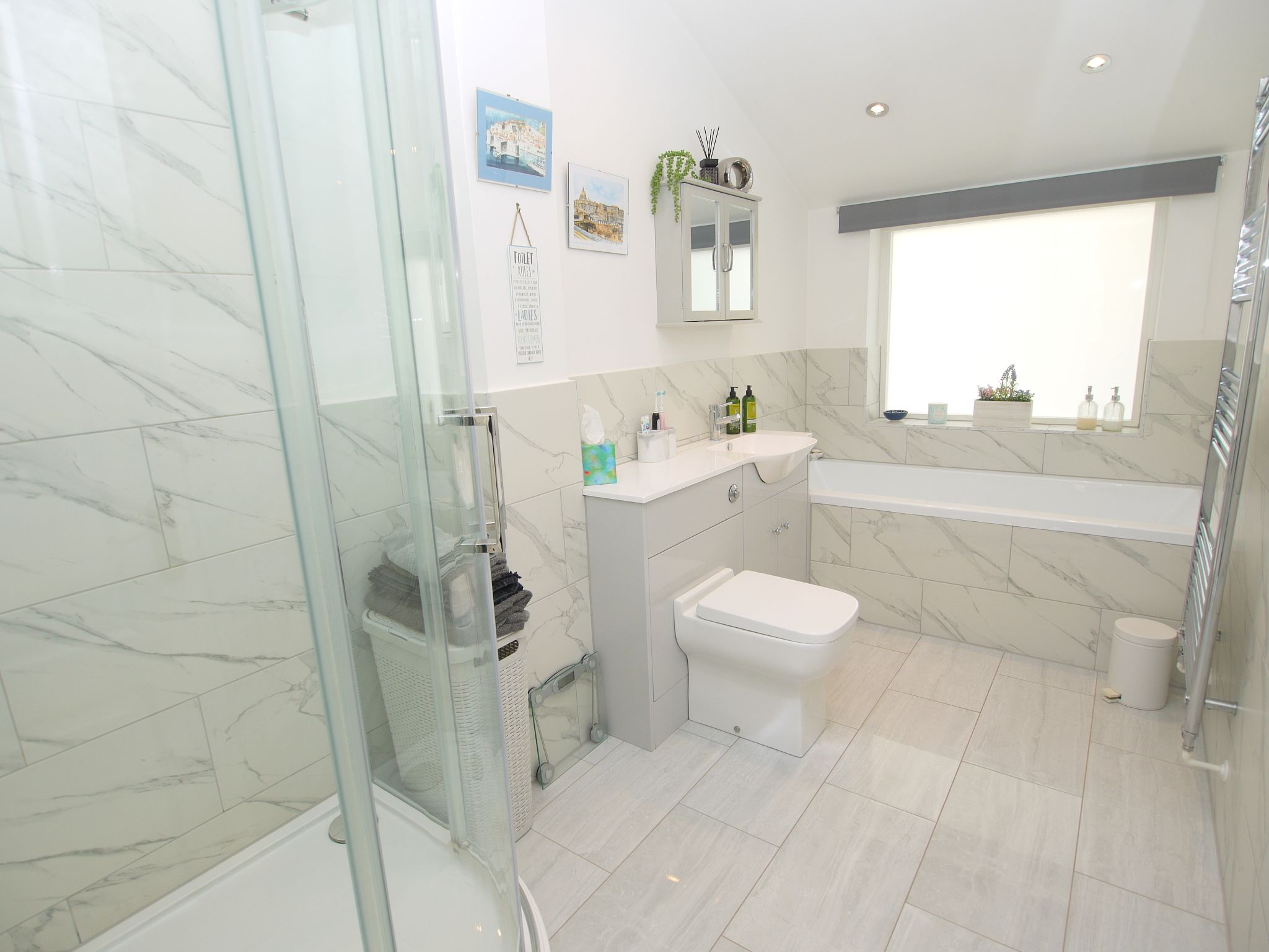 2 bedroom detached bungalow For Sale in Sevenoaks - Photograph 8