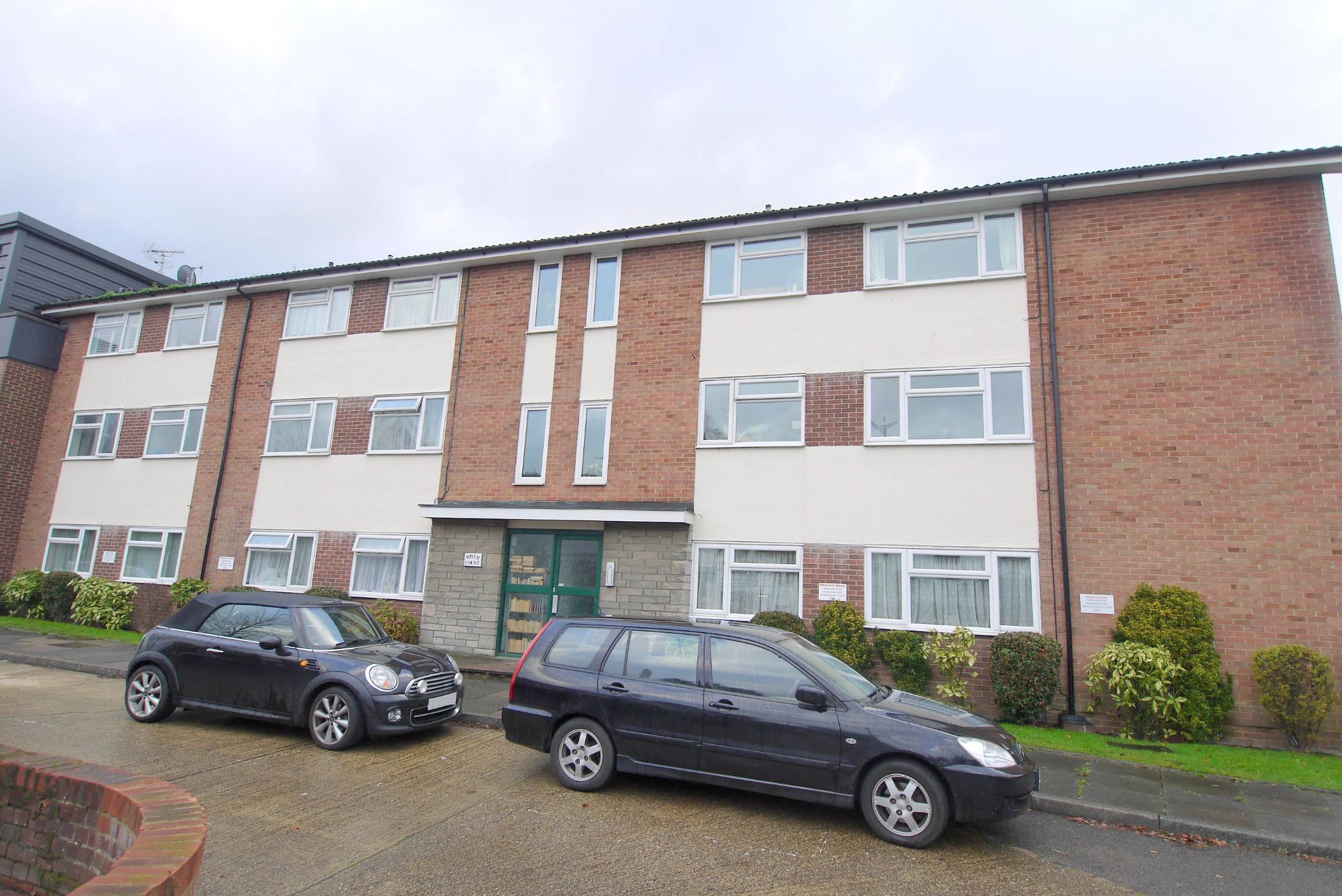2 bedroom apartment flat/apartment For Sale in Sevenoaks - Photograph 1