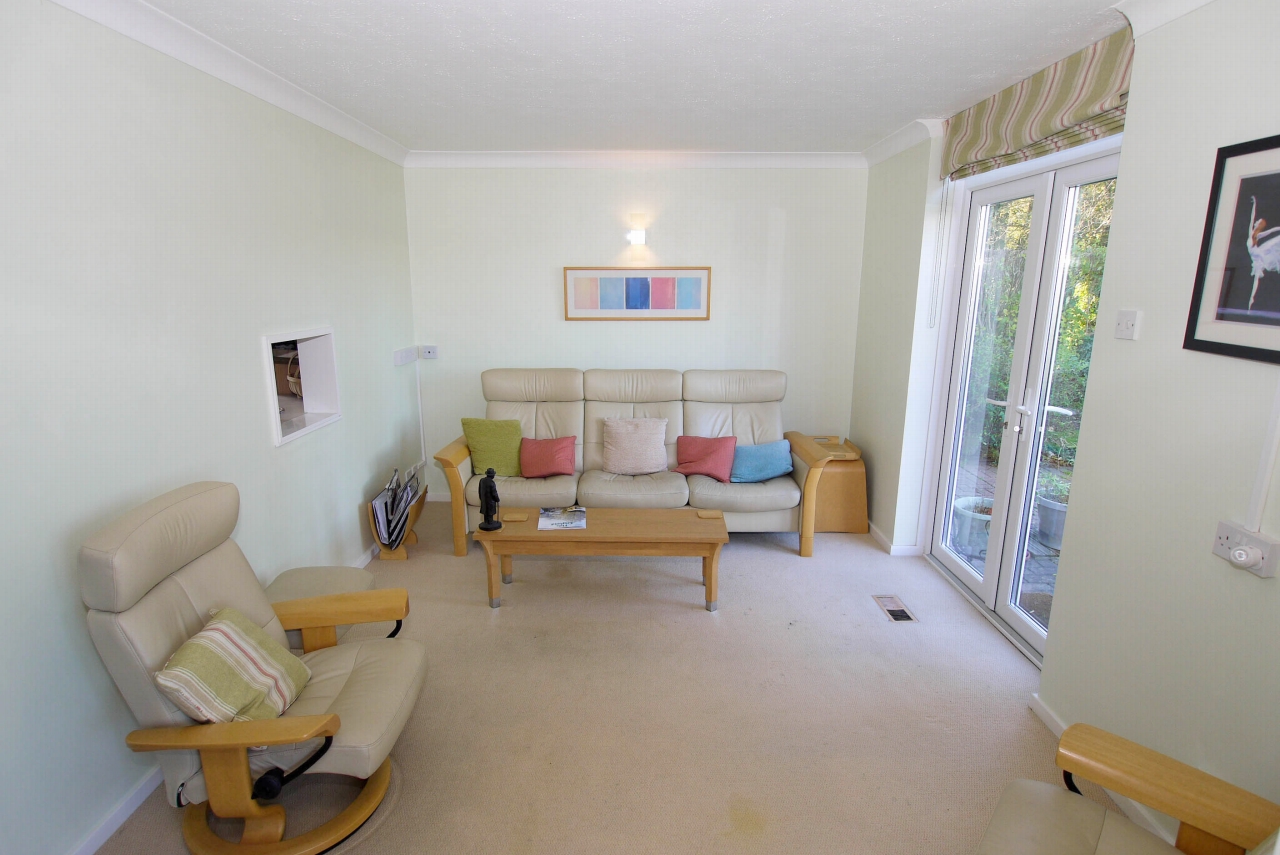 5 bedroom detached house Sold in Sevenoaks - Photograph 4