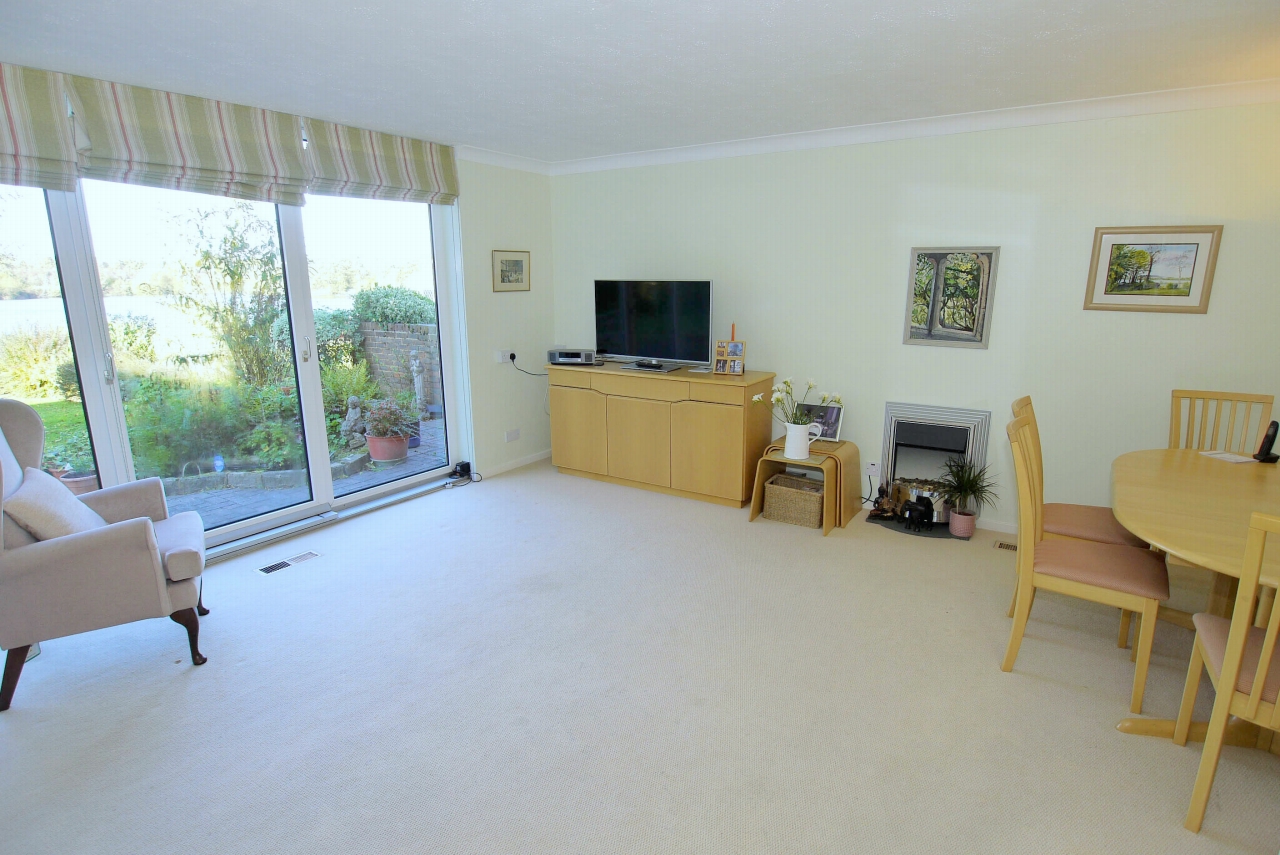 5 bedroom detached house Sold in Sevenoaks - Photograph 5