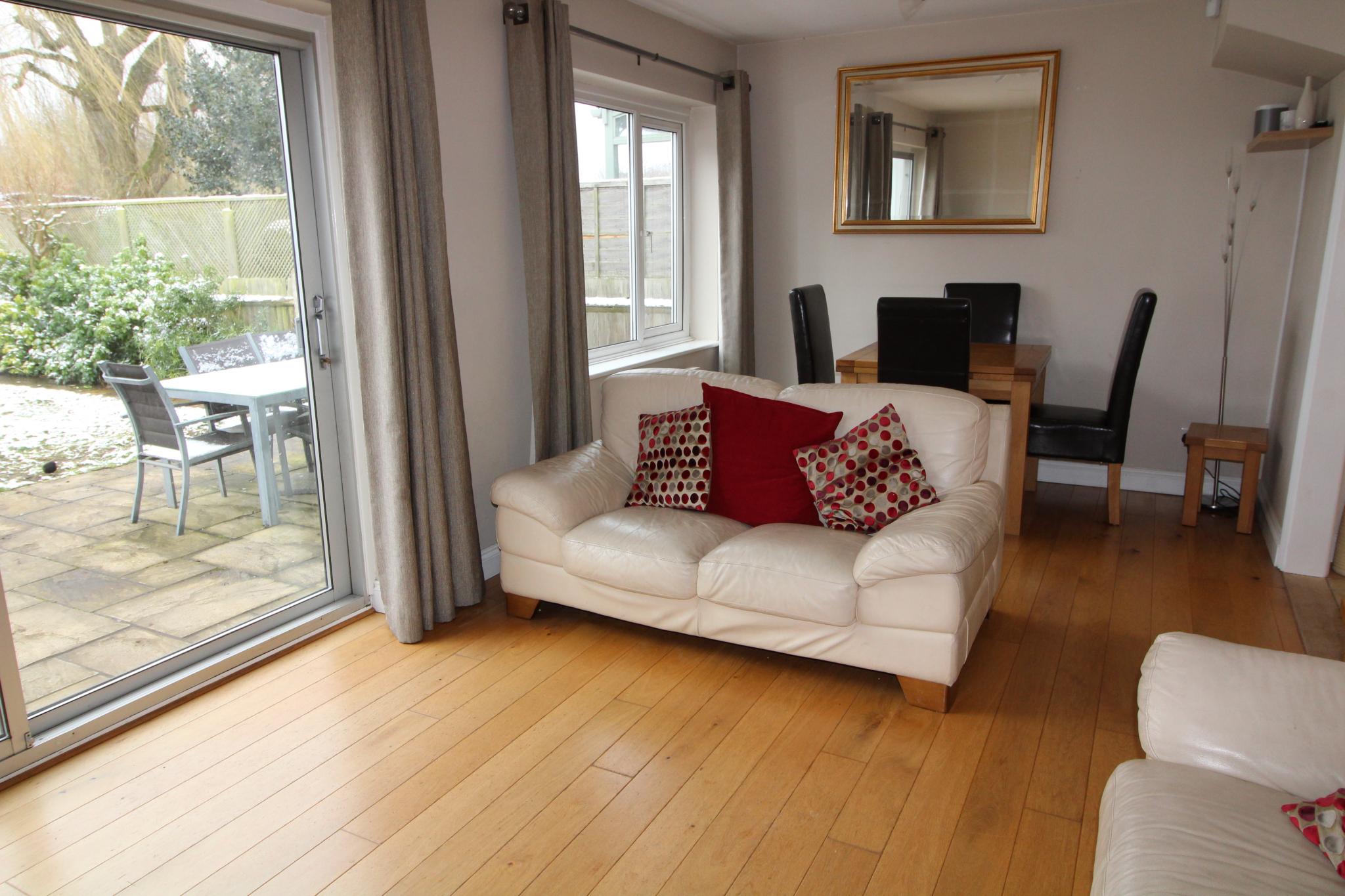 3 bedroom semi-detached house To Let in Potters Bar - Photograph 3