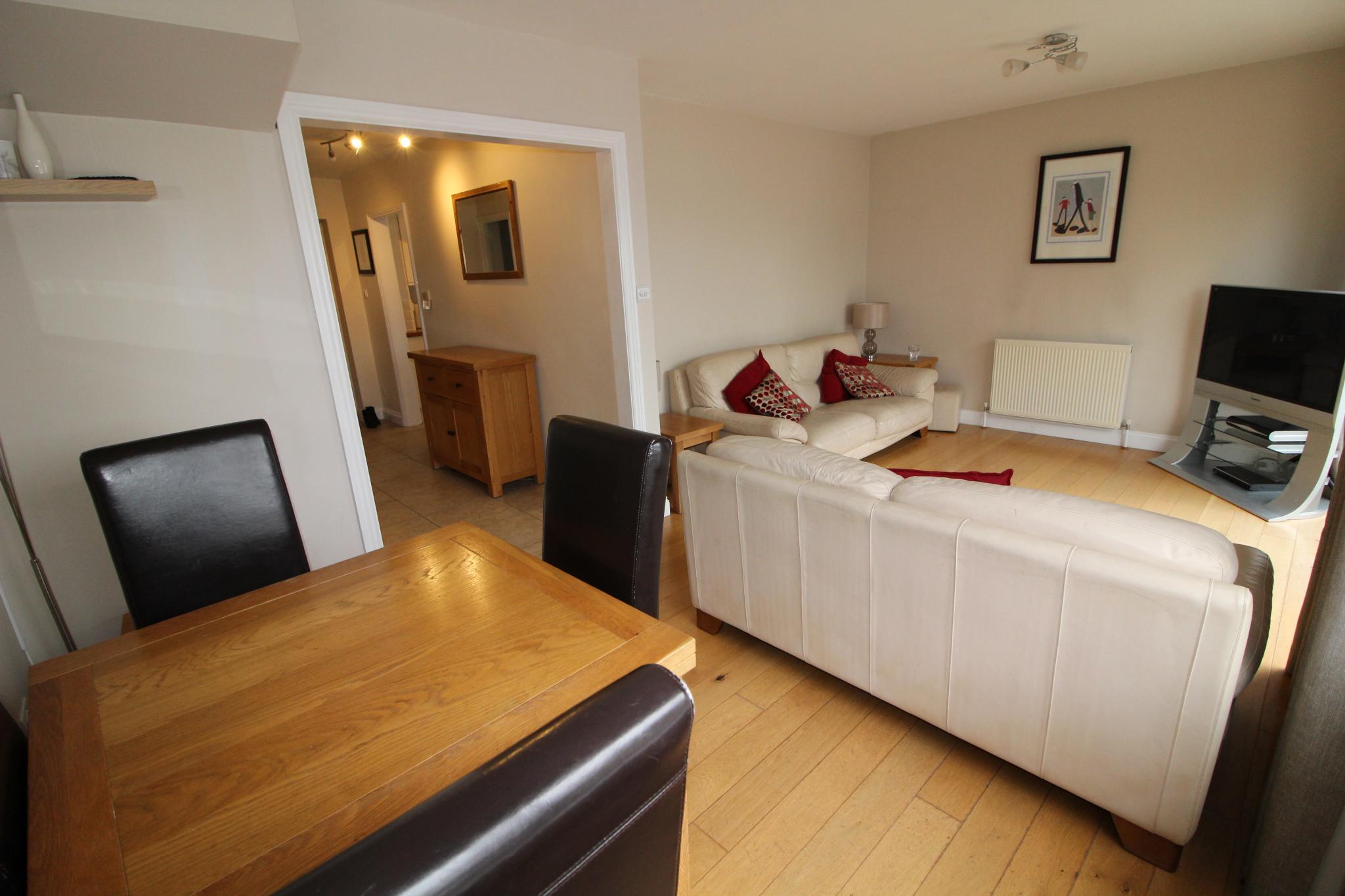 3 bedroom semi-detached house To Let in Potters Bar - Photograph 4