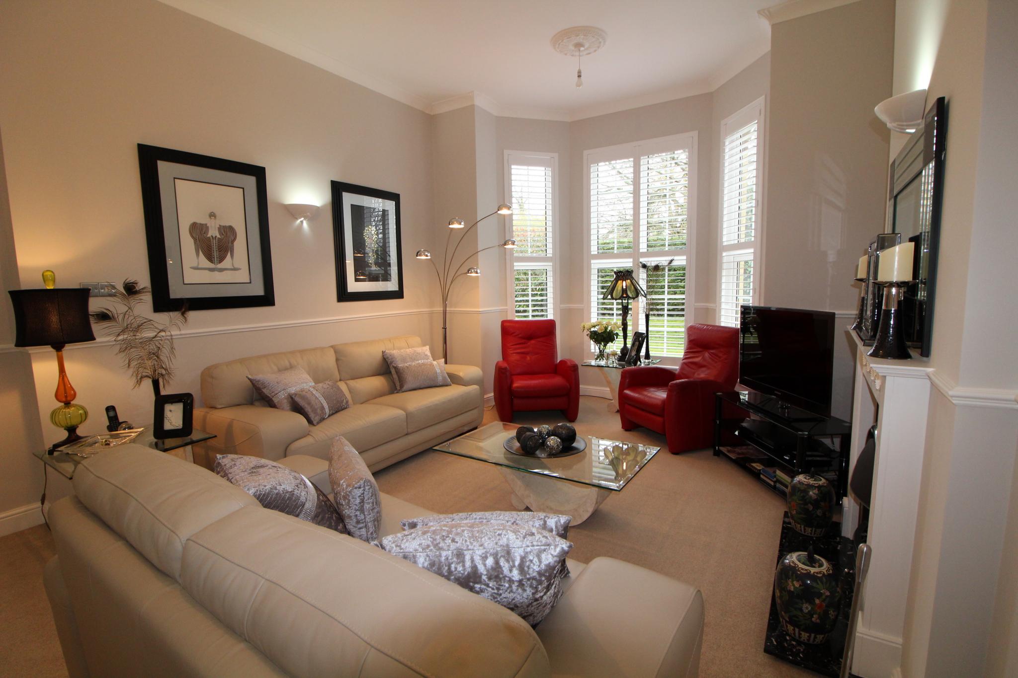 2 bedroom apartment flat/apartment Sale Agreed in Potters Bar - Photograph 1