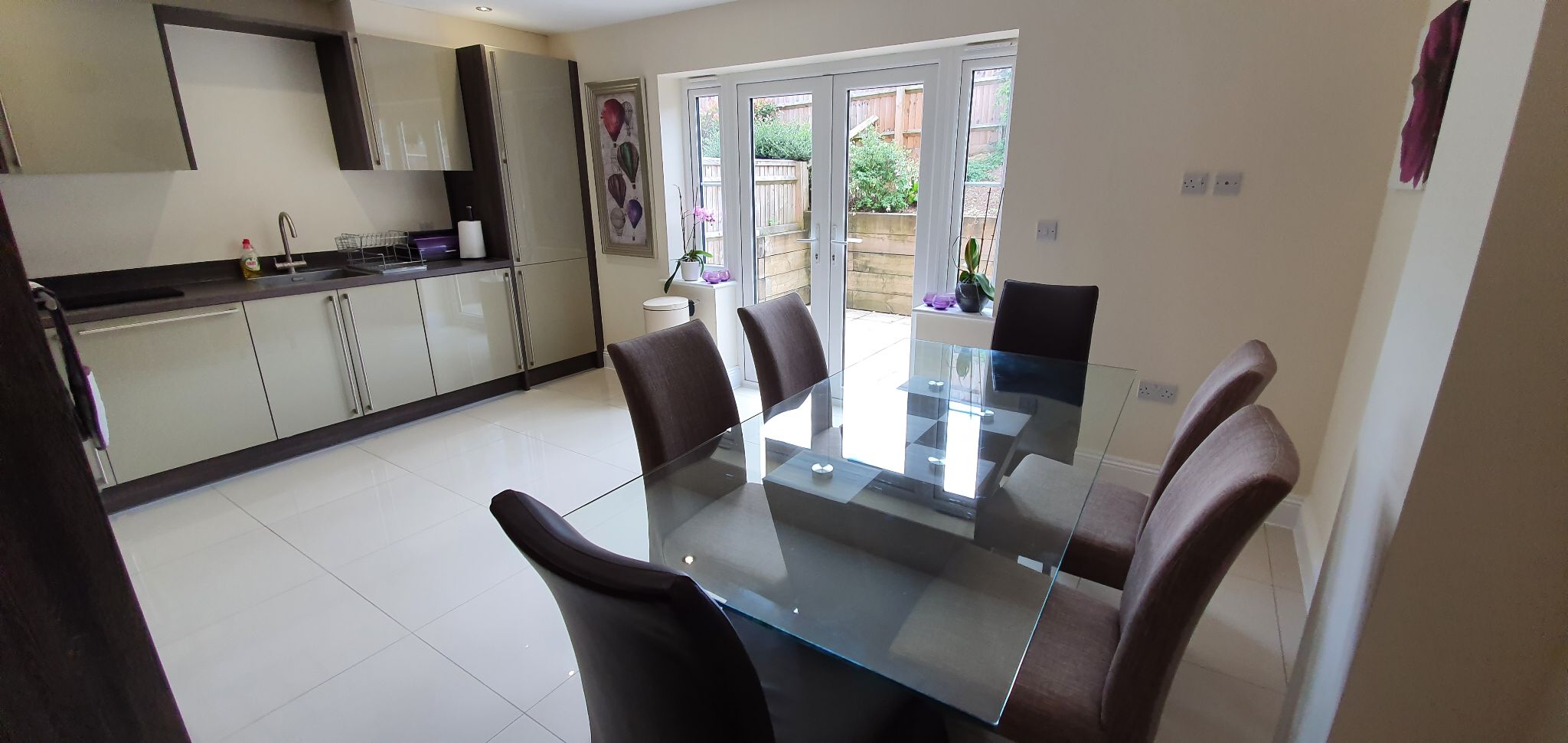 3 bedroom mid terraced house Sale Agreed in Brookmans Park - Photograph 30