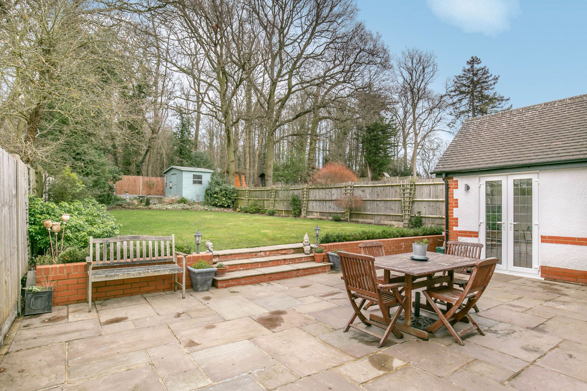 5 bedroom detached house Sale Agreed in Brookmans Park - Photograph 35