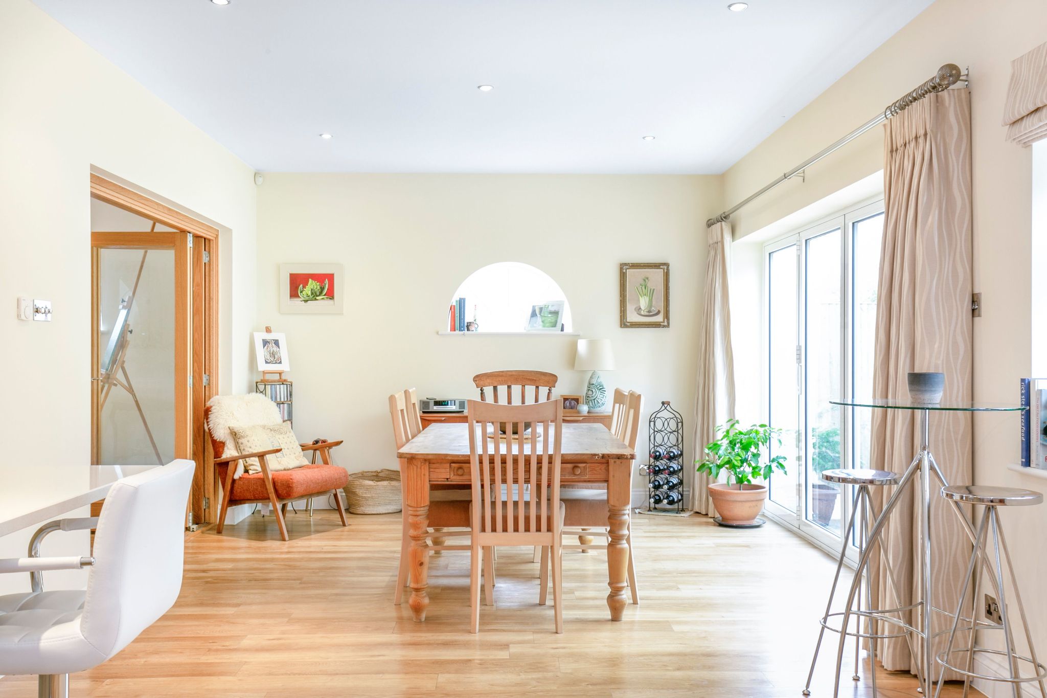 5 bedroom detached house Sale Agreed in Brookmans Park - Photograph 18