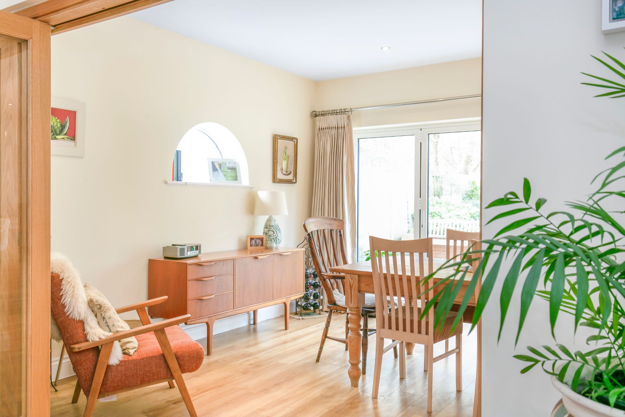 5 bedroom detached house Sale Agreed in Brookmans Park - Photograph 10