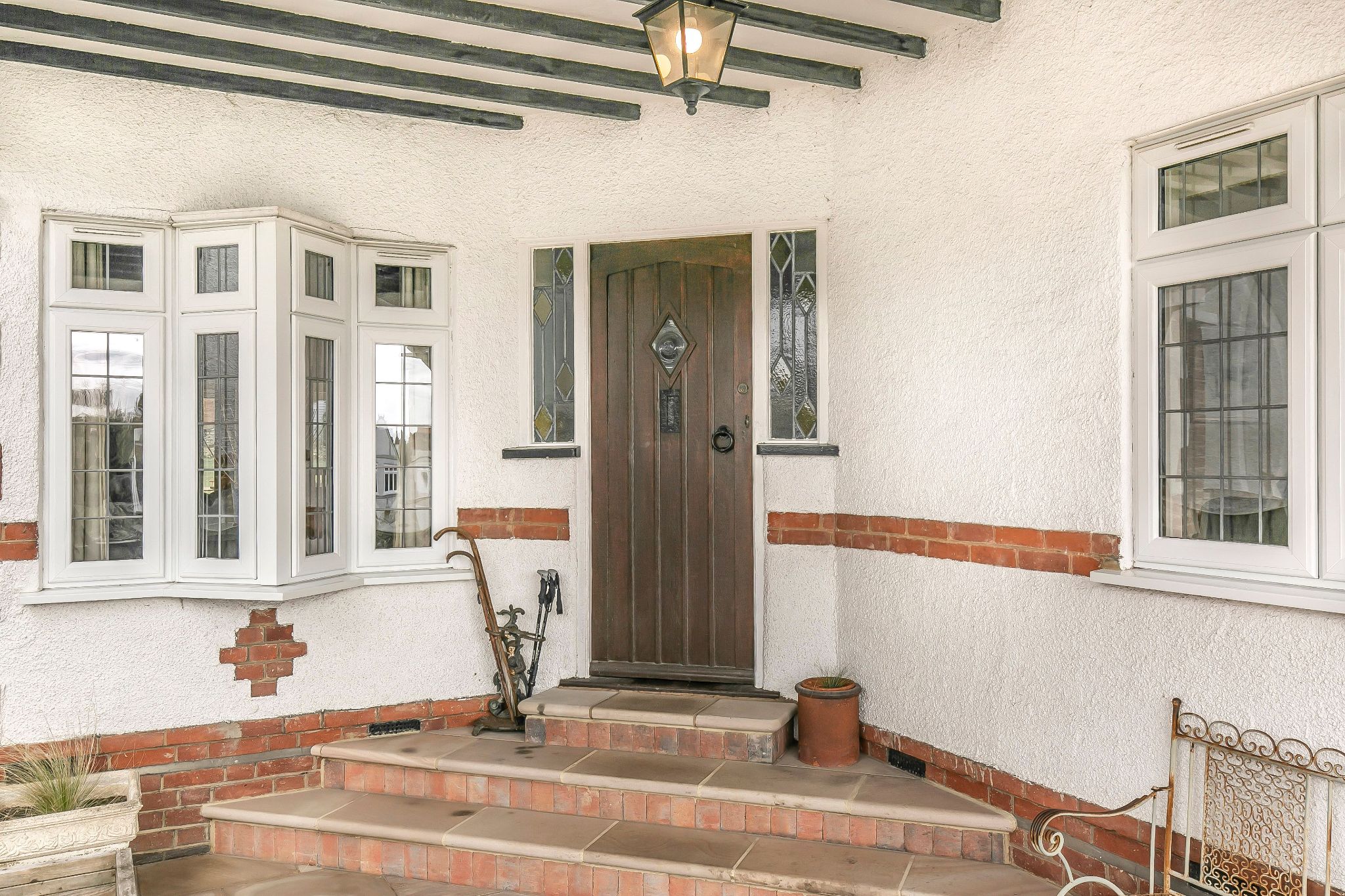 5 bedroom detached house Sale Agreed in Brookmans Park - Photograph 7