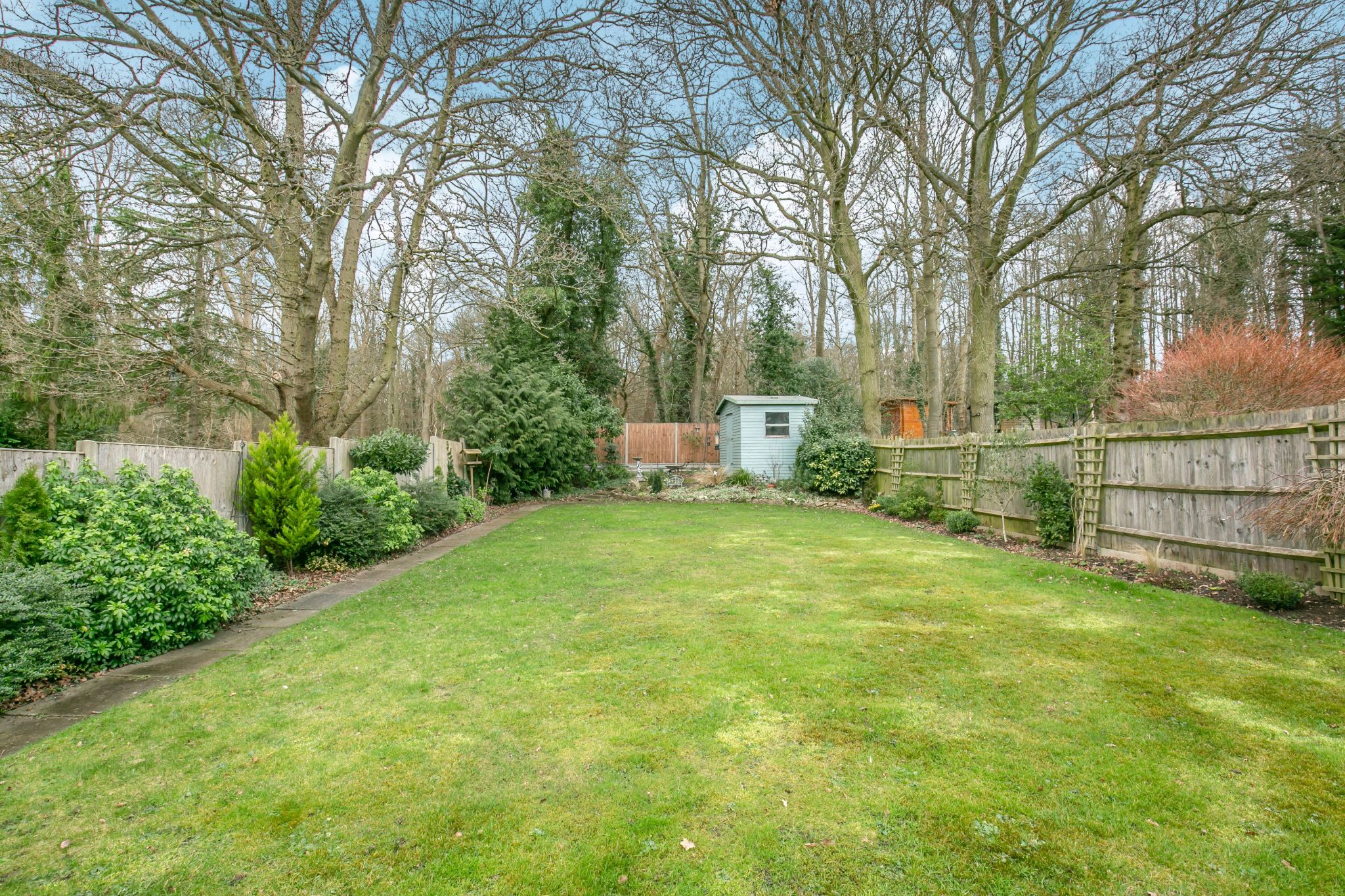 5 bedroom detached house Sale Agreed in Brookmans Park - Photograph 36