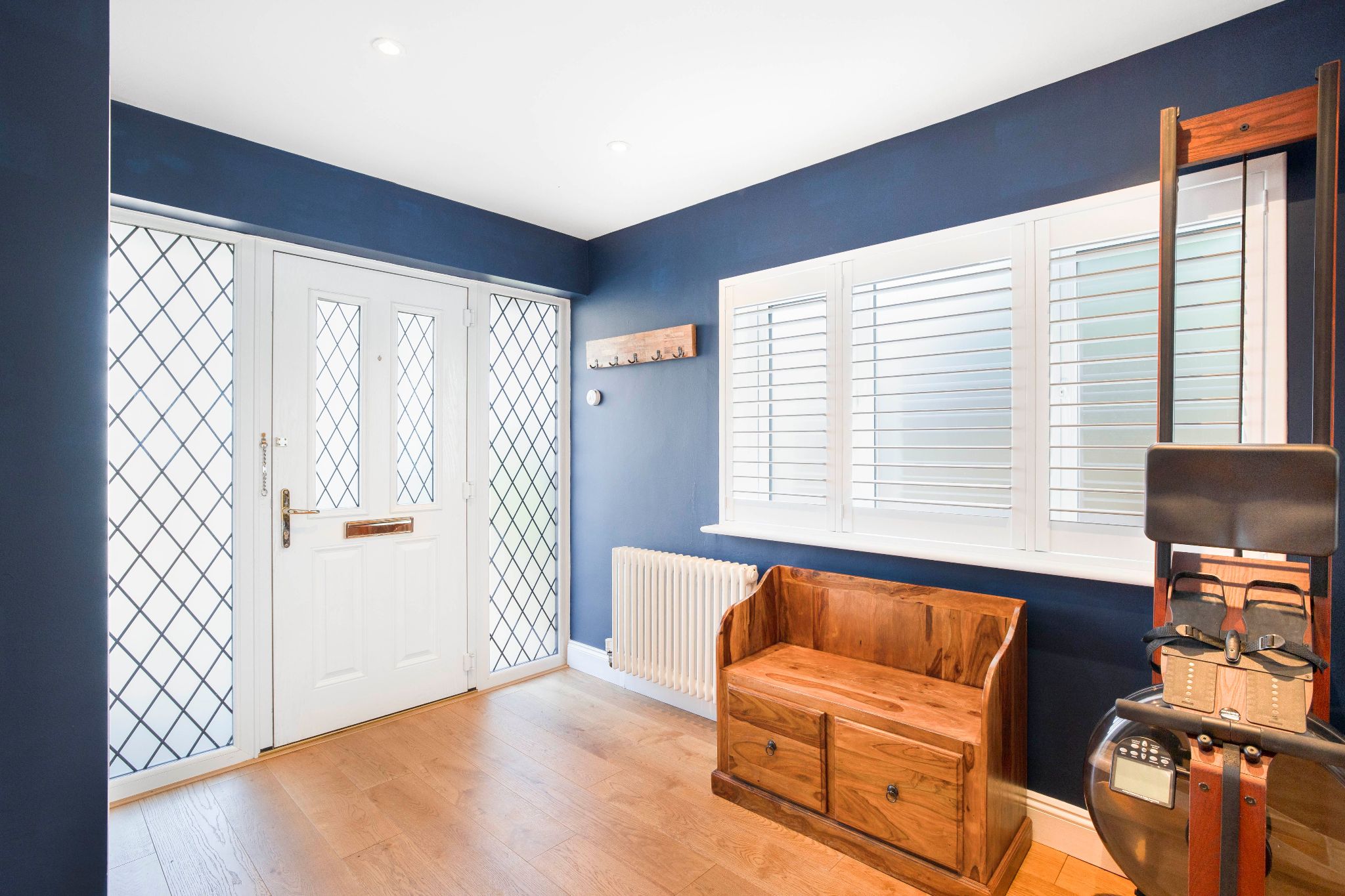 5 bedroom semi-detached house Sale Agreed in Brookmans Park - Photograph 17