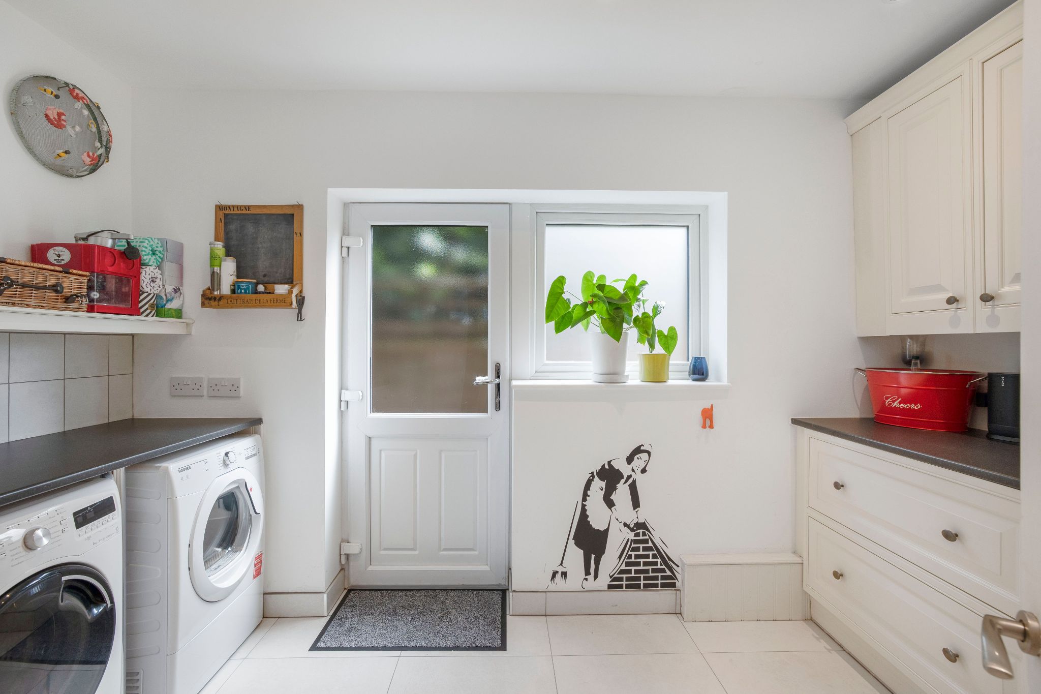 5 bedroom semi-detached house Sale Agreed in Brookmans Park - Photograph 20