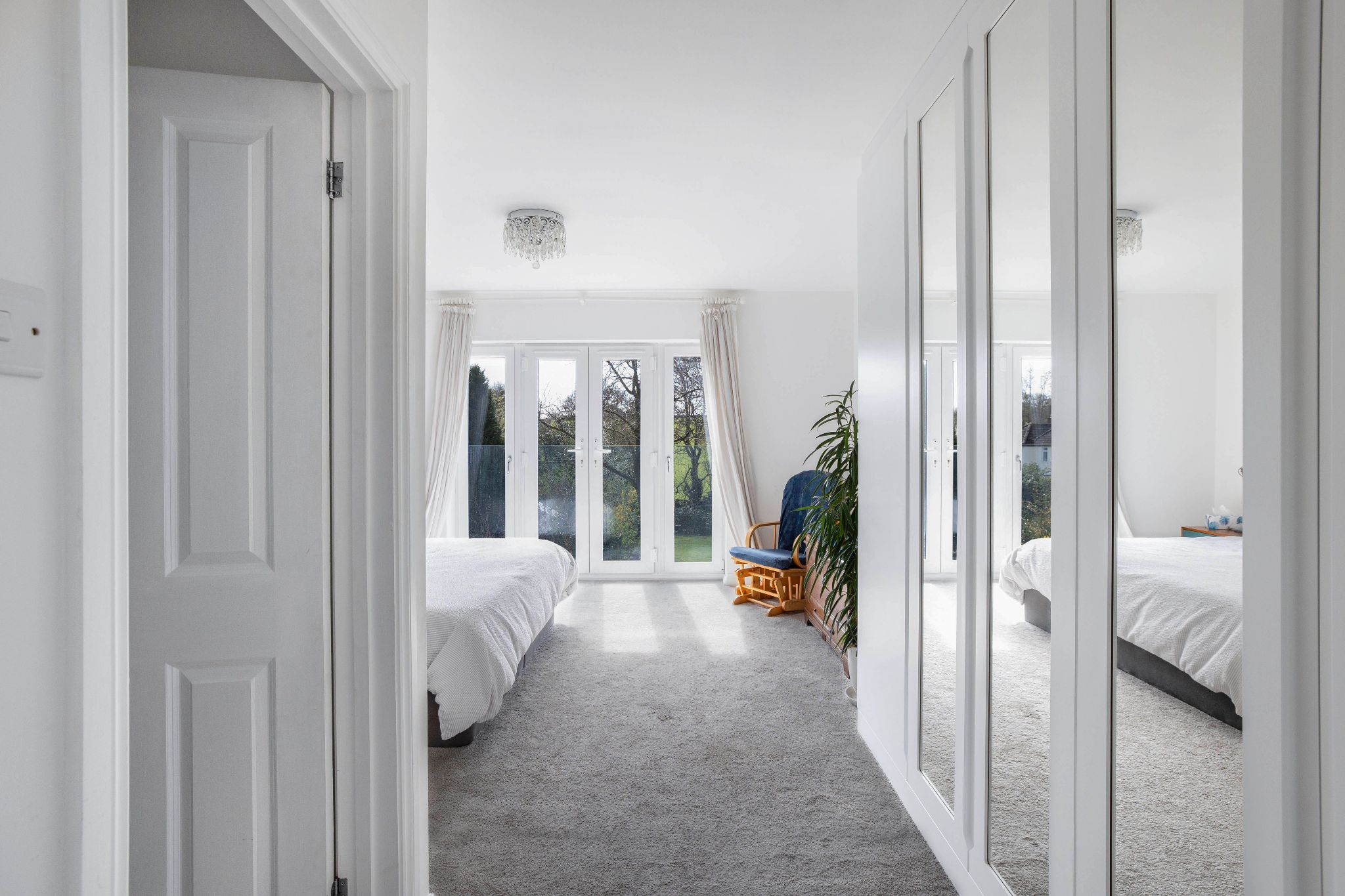 5 bedroom semi-detached house Sale Agreed in Brookmans Park - Photograph 30