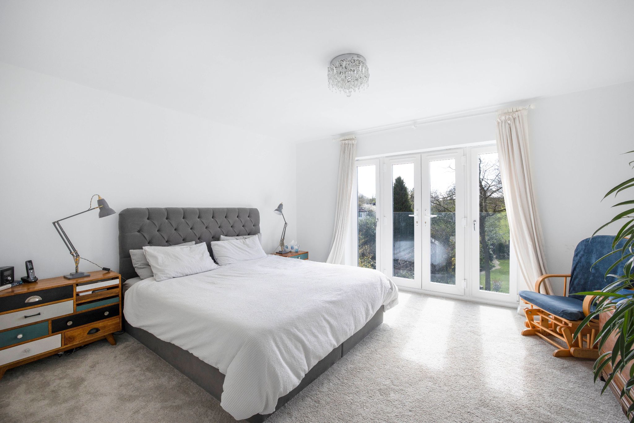 5 bedroom semi-detached house Sale Agreed in Brookmans Park - Photograph 31