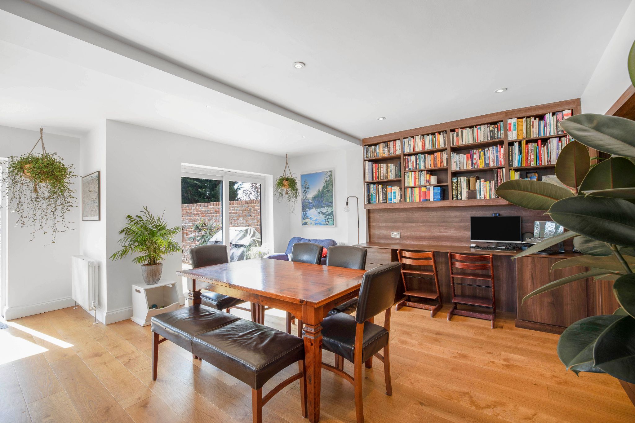 5 bedroom semi-detached house Sale Agreed in Brookmans Park - Photograph 12