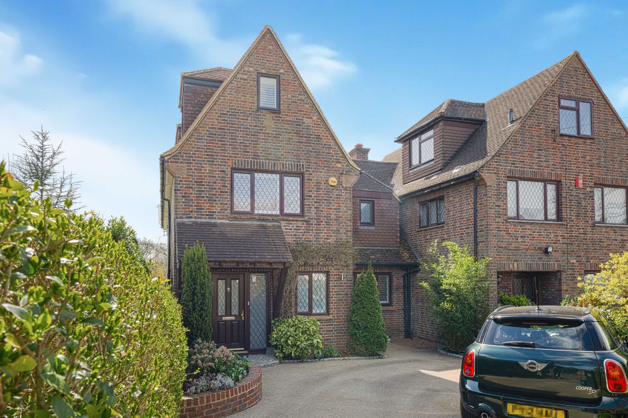 5 bedroom semi-detached house Sale Agreed in Brookmans Park - Photograph 46