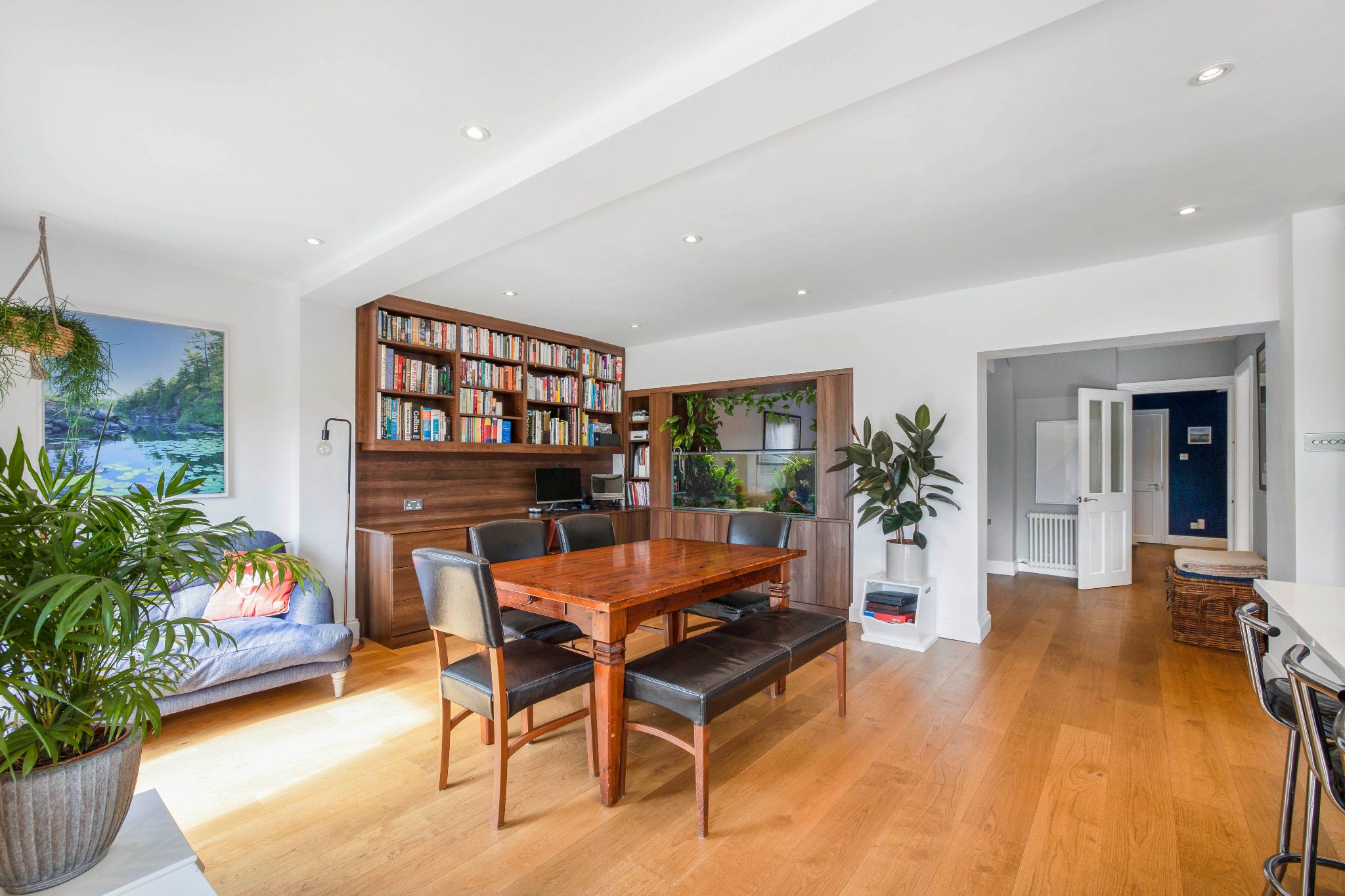 5 bedroom semi-detached house Sale Agreed in Brookmans Park - Photograph 7