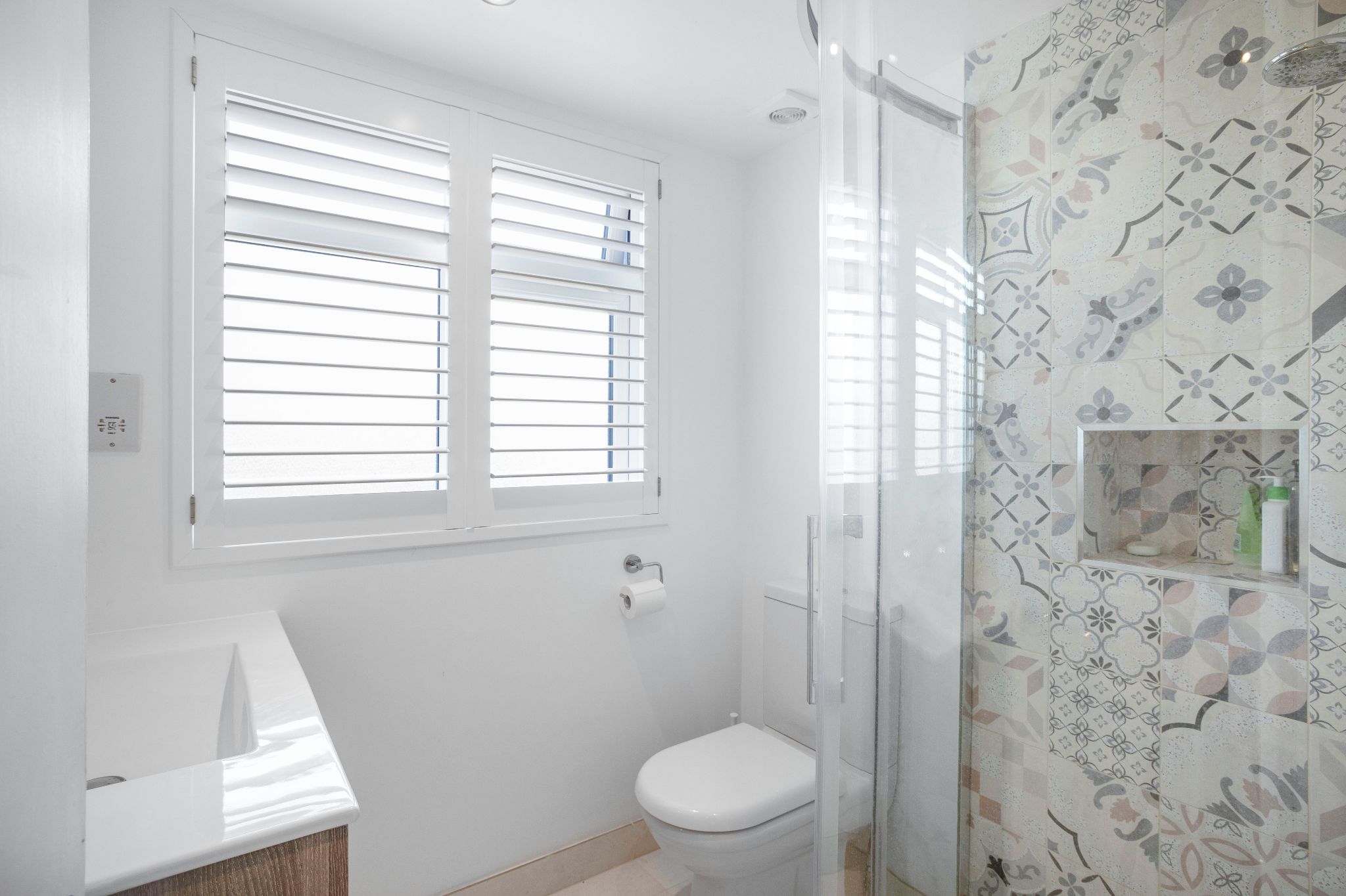 5 bedroom semi-detached house Sale Agreed in Brookmans Park - Photograph 29