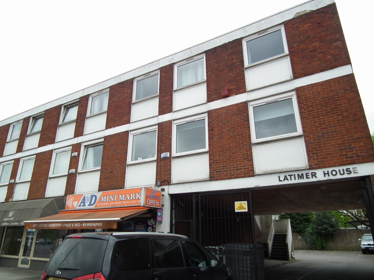 1 bedroom apartment flat/apartment To Let in Potters Bar - Photograph 1