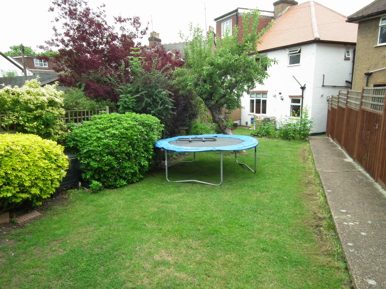 3 bedroom semi-detached house Let Agreed in Potters Bar - Photograph 12