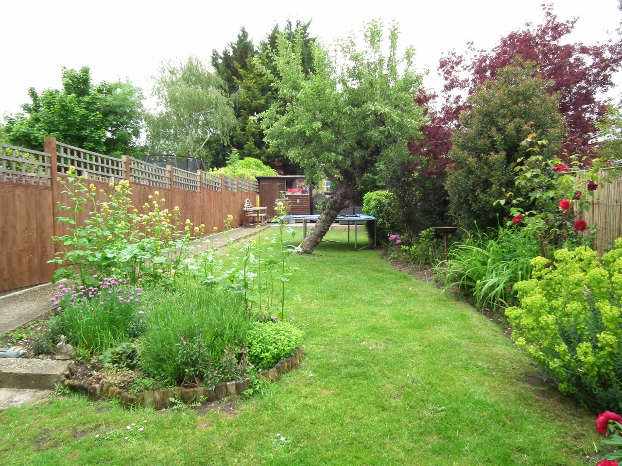3 bedroom semi-detached house Let Agreed in Potters Bar - Photograph 8
