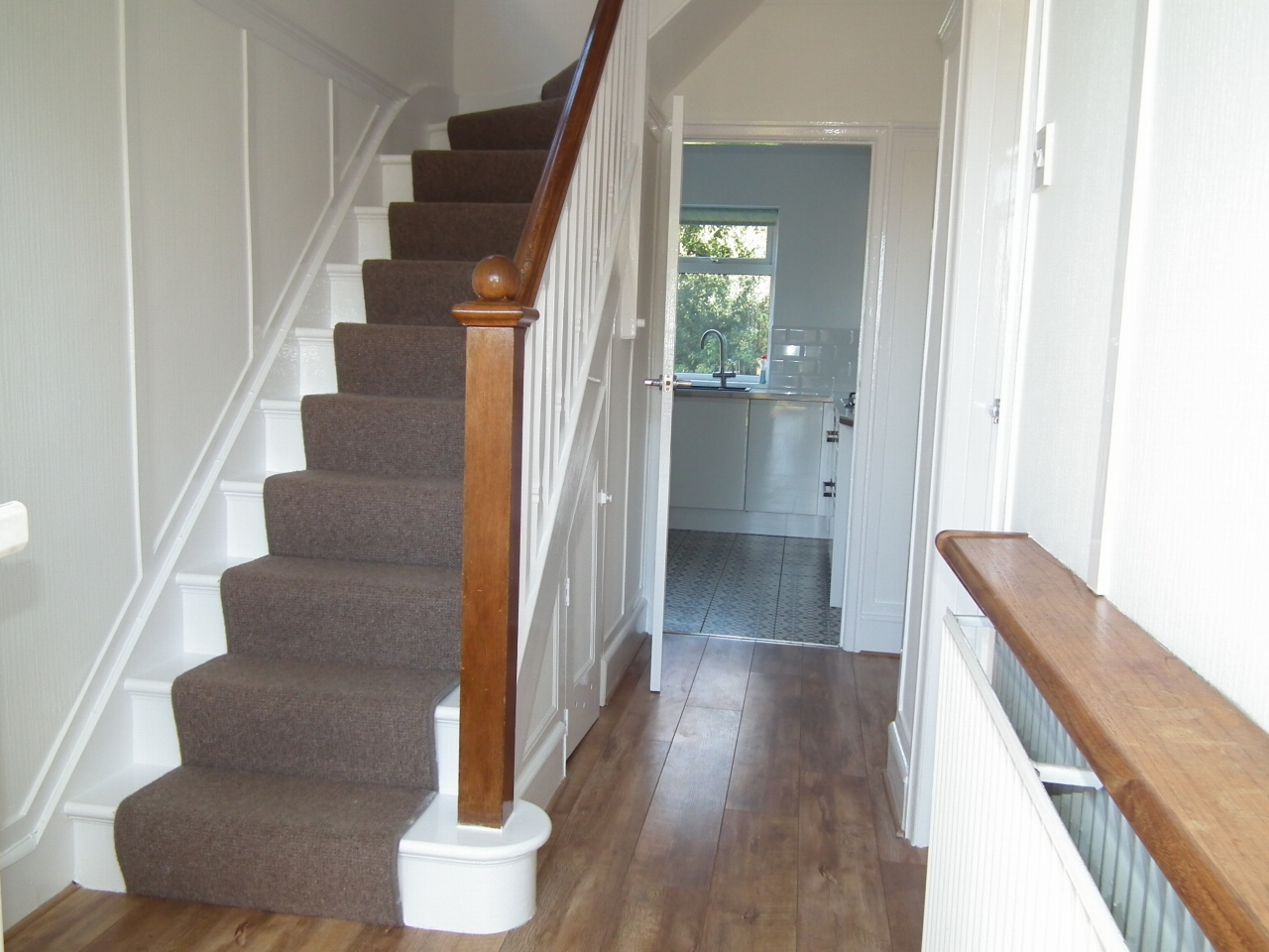 3 bedroom semi-detached house Let Agreed in Potters Bar - Photograph 3