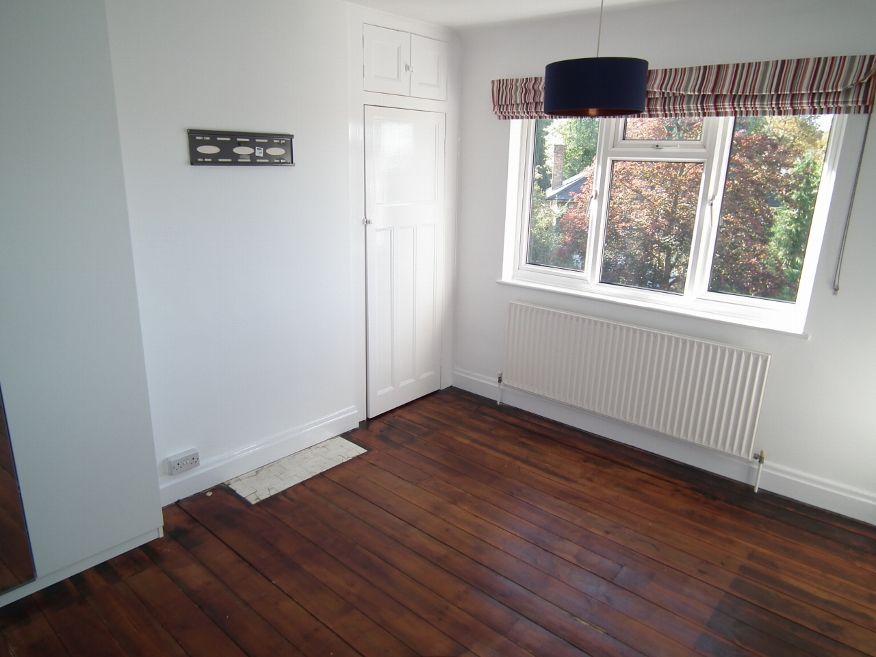 3 bedroom semi-detached house Let Agreed in Potters Bar - Photograph 6