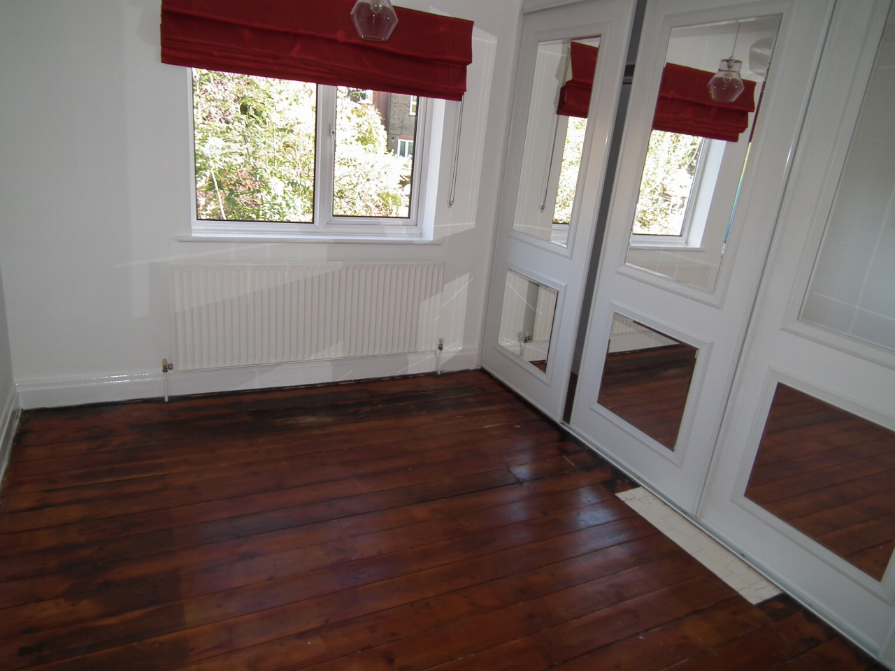 3 bedroom semi-detached house Let Agreed in Potters Bar - Photograph 7