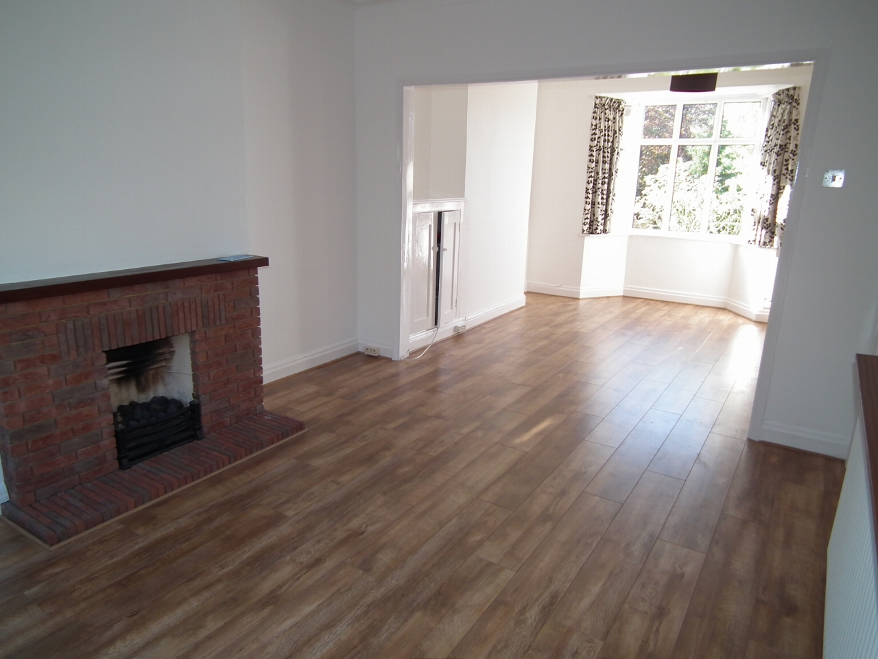 3 bedroom semi-detached house Let Agreed in Potters Bar - Photograph 5
