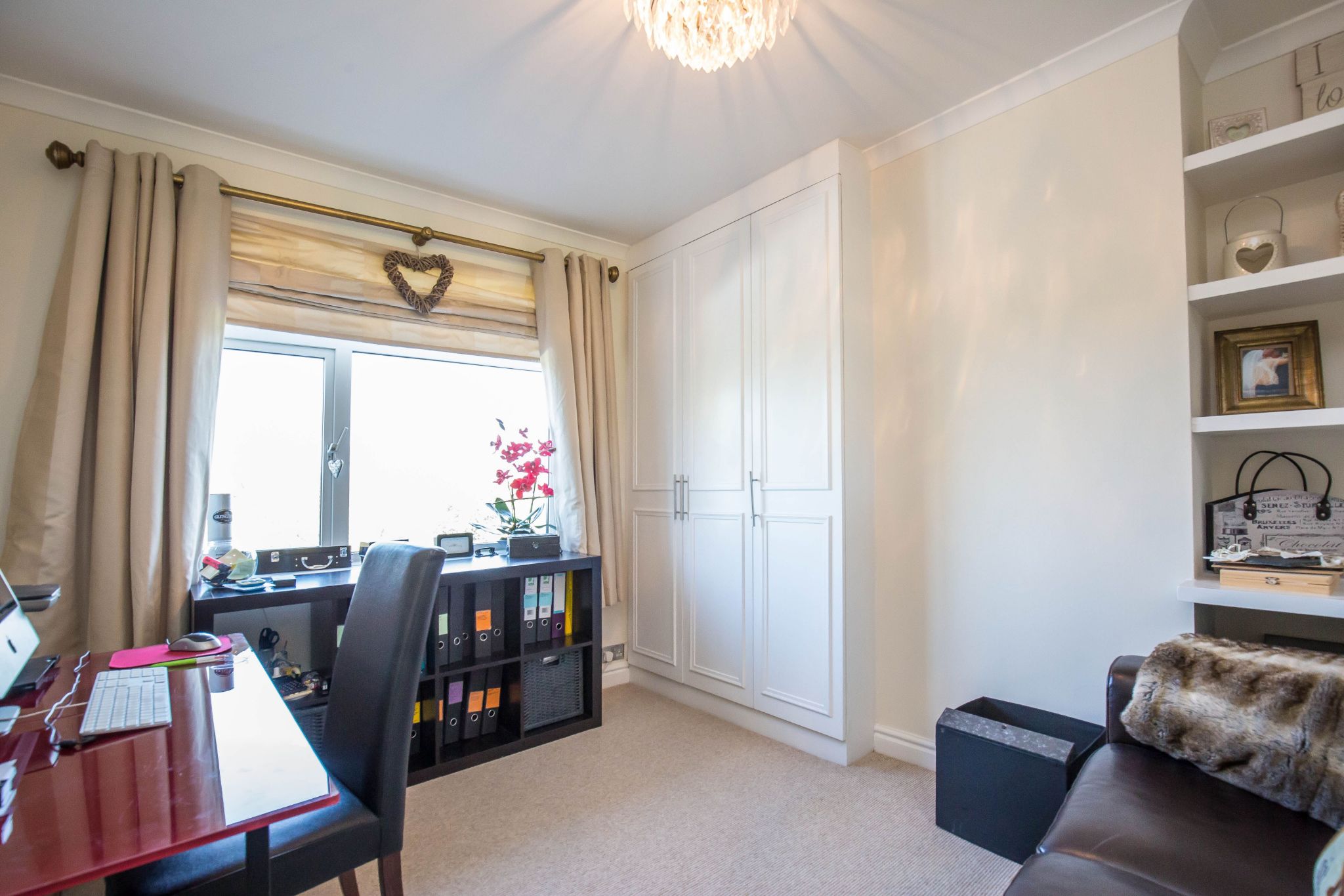 4 bedroom semi-detached house Sale Agreed in Little Heath - Photograph 17