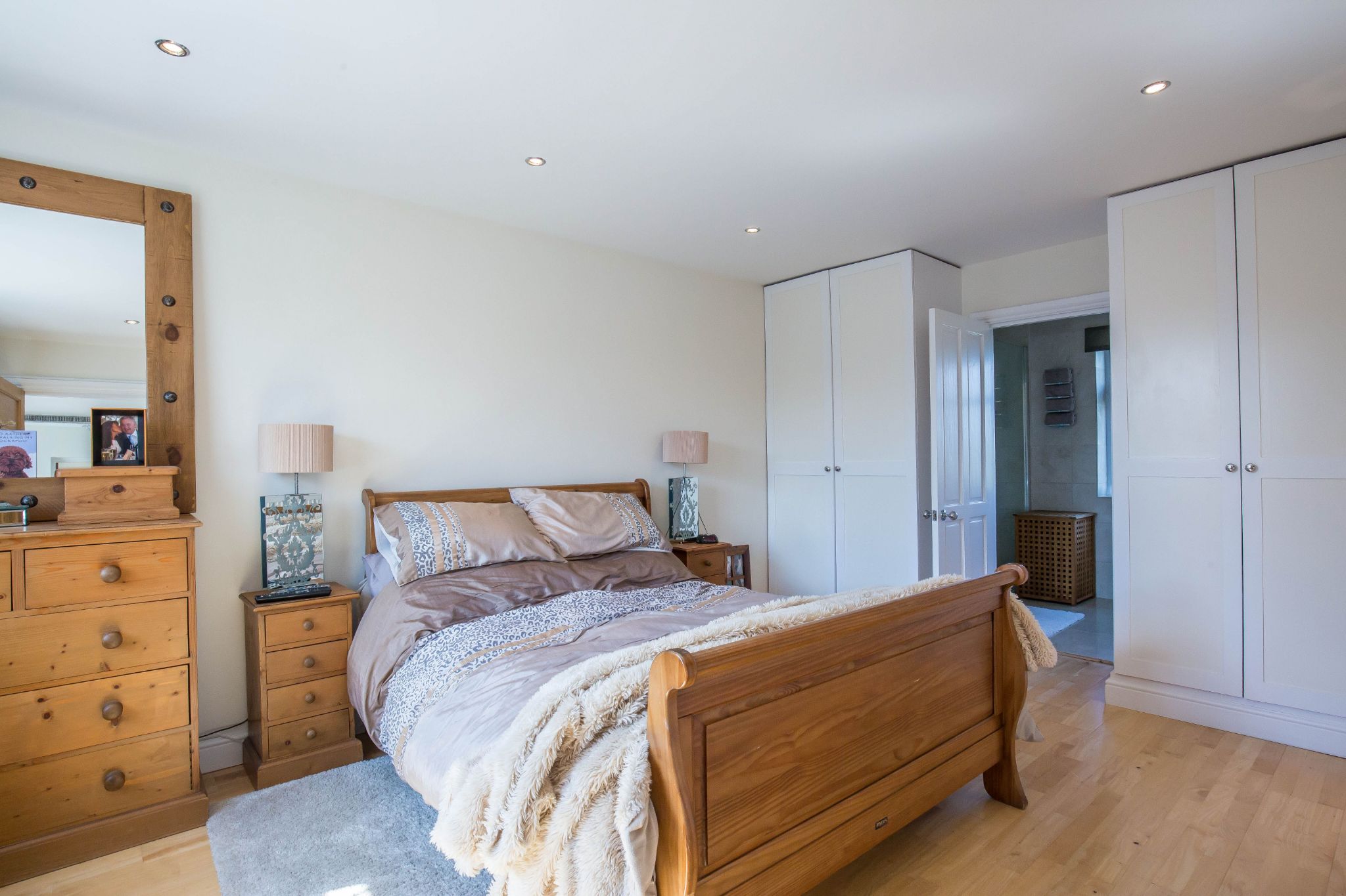 4 bedroom semi-detached house Sale Agreed in Little Heath - Photograph 7