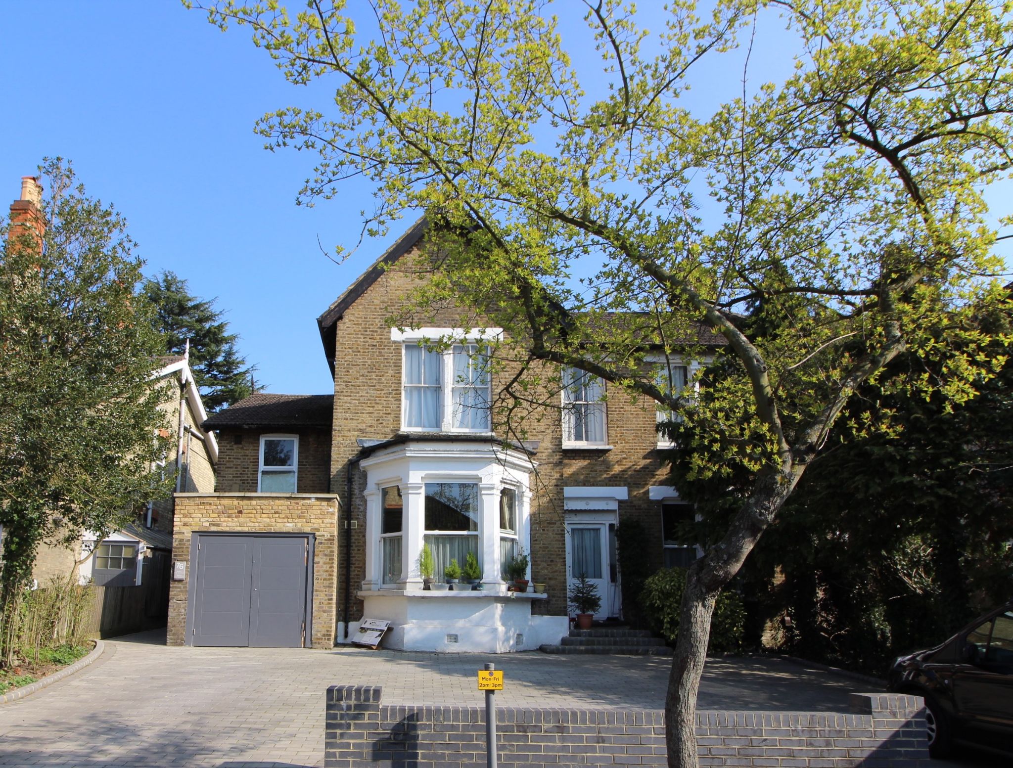 2 bedroom ground floor maisonette flat/apartment For Sale in Woodside Park - Photograph 1