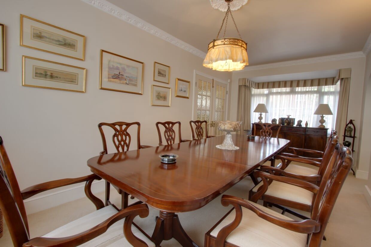 4 bedroom detached house SSTC in Potters Bar - Photograph 21