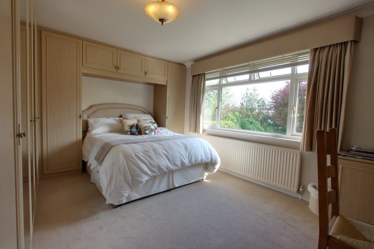 4 bedroom detached house SSTC in Potters Bar - Photograph 23