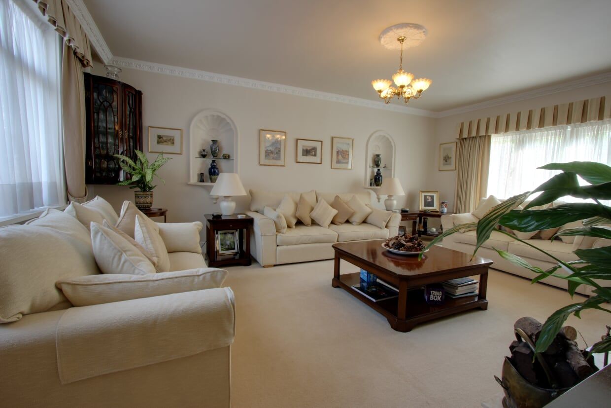 4 bedroom detached house SSTC in Potters Bar - Photograph 20
