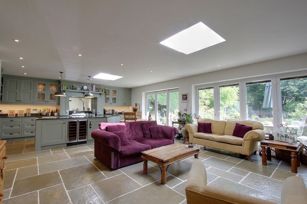5 bedroom detached house Sale Agreed in Brookmans Park - Photograph 19