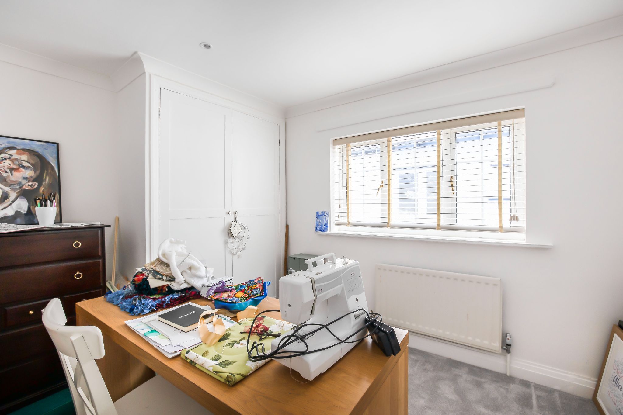 5 bedroom detached house Sale Agreed in Potters Bar - Photograph 9