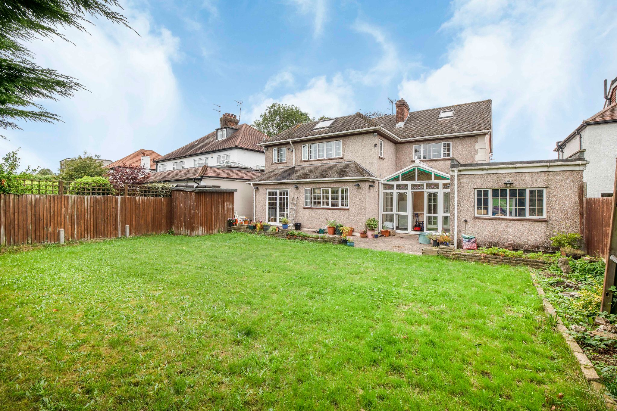 5 bedroom detached house Sale Agreed in Potters Bar - Photograph 20