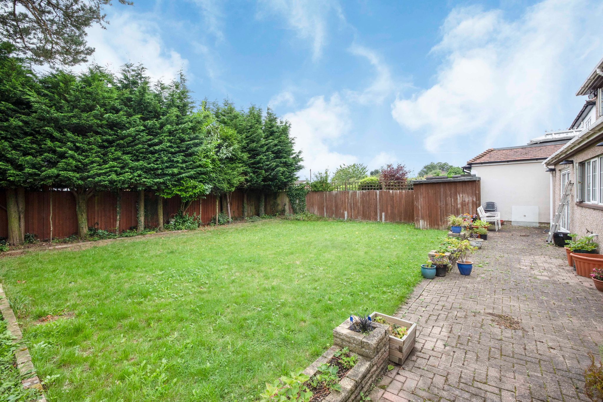 5 bedroom detached house Sale Agreed in Potters Bar - Photograph 18